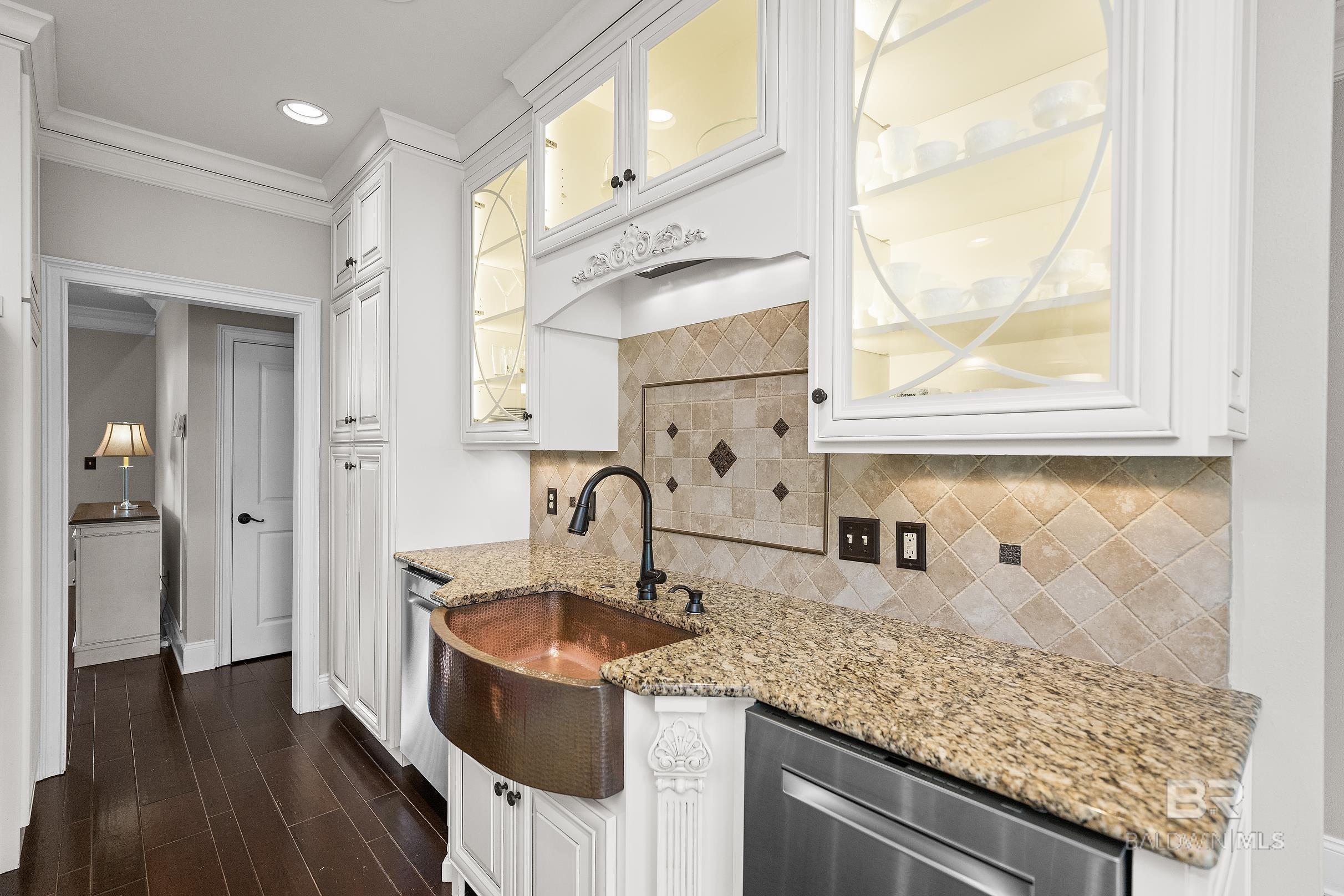 https://zimg.paragon.ice.com/ParagonImages/Property/PG/BCAR/397812/18/0/0/ad84b5f44af3d1ae2207b5077e216841/7/d6730f81815dad6e987beb9229178284/397812-ebf1e2ca-c47a-46d6-85ab-ffe67d5d4373.JPG
