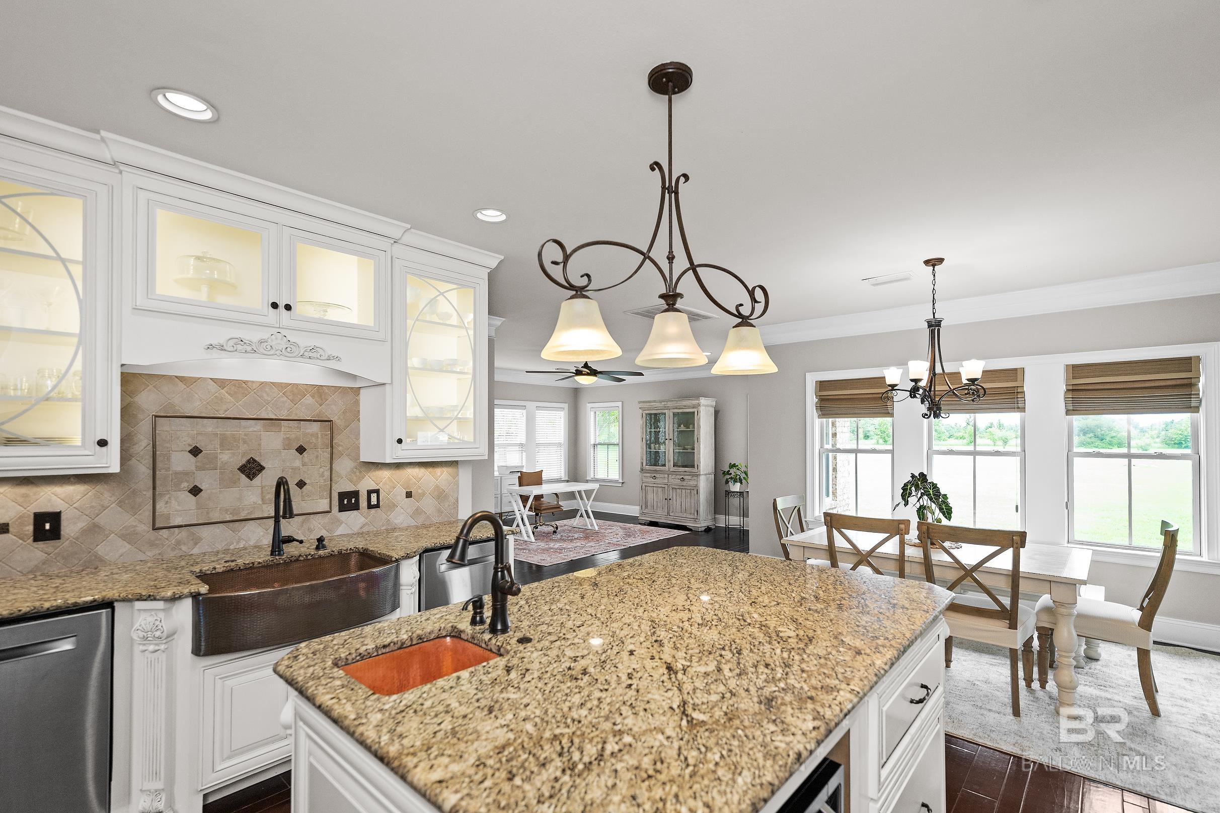 https://zimg.paragon.ice.com/ParagonImages/Property/PG/BCAR/397812/20/0/0/29f3ded3a4aede8eff44c51a4558644b/7/d6730f81815dad6e987beb9229178284/397812-401caa52-971c-474e-abf0-22a476ee7776.JPG