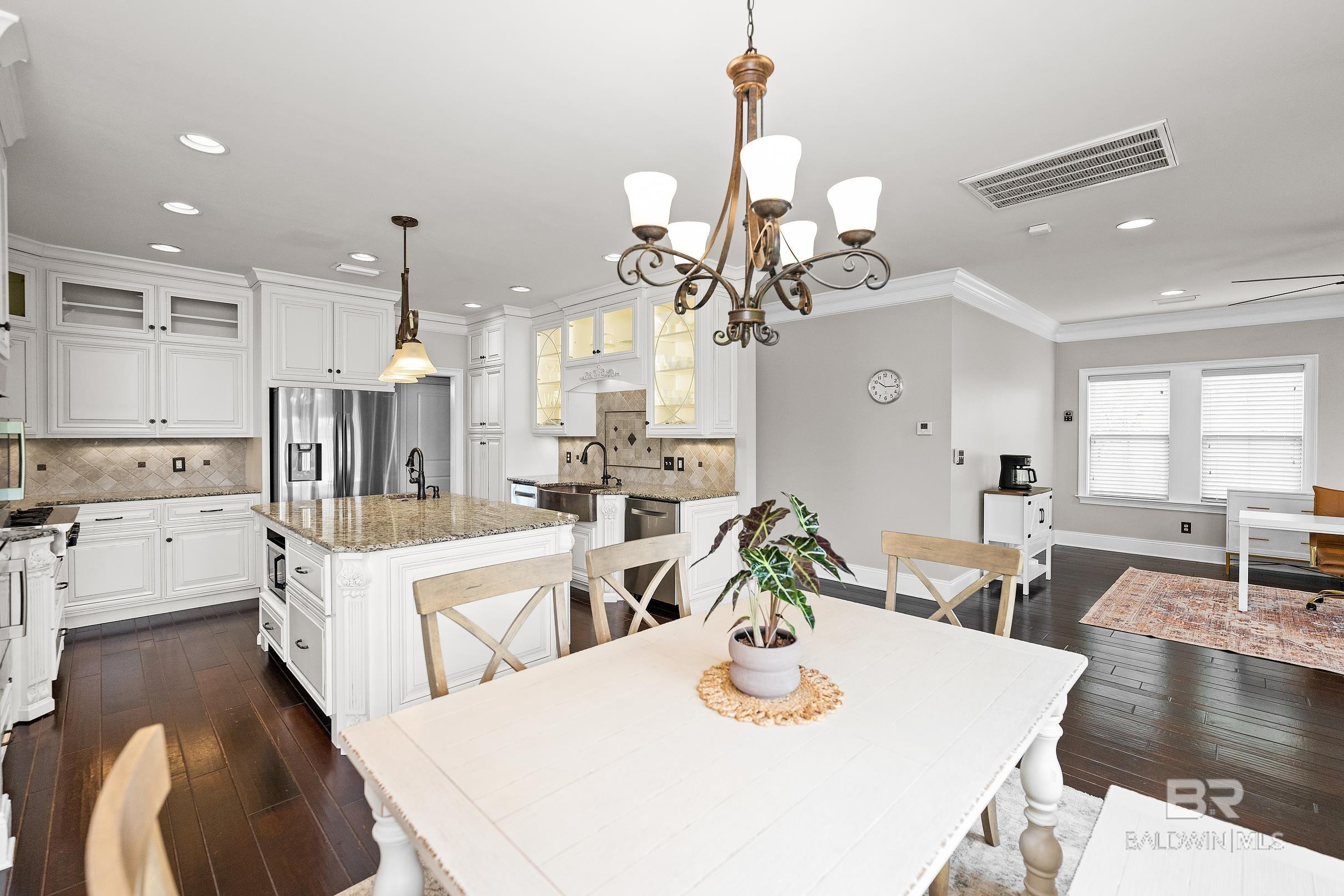 https://zimg.paragon.ice.com/ParagonImages/Property/PG/BCAR/397812/23/0/0/0eab3e8342ca70c2bb090f886bca8c95/7/d6730f81815dad6e987beb9229178284/397812-5a7e09f8-cee4-40f2-87a6-678046cf8c8e.JPG