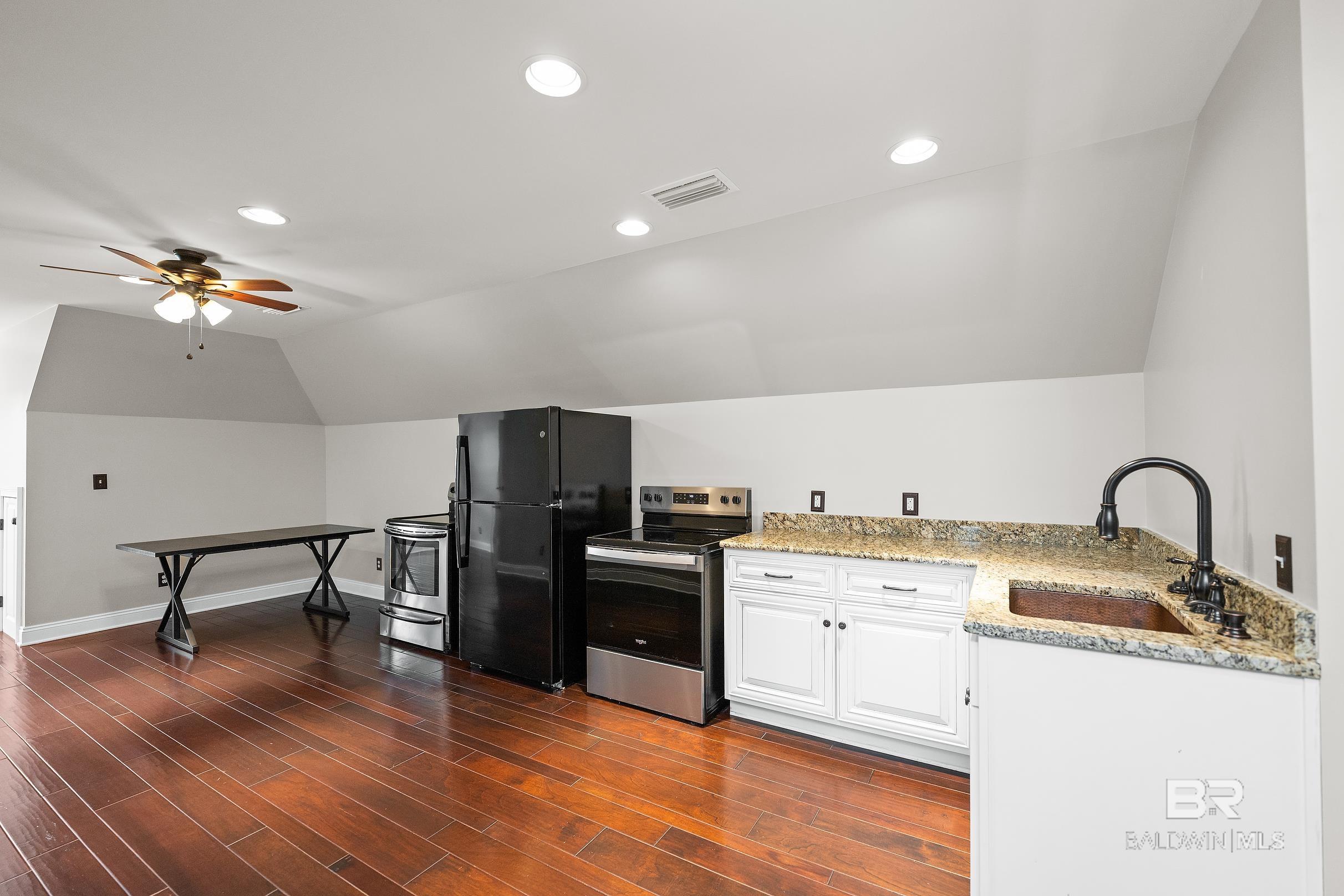 https://zimg.paragon.ice.com/ParagonImages/Property/PG/BCAR/397812/43/0/0/2ff05e093bdd7bed79635c960a8d2e0e/7/d6730f81815dad6e987beb9229178284/397812-dad07f33-5db5-4de0-a480-cc58465ed0b5.JPG