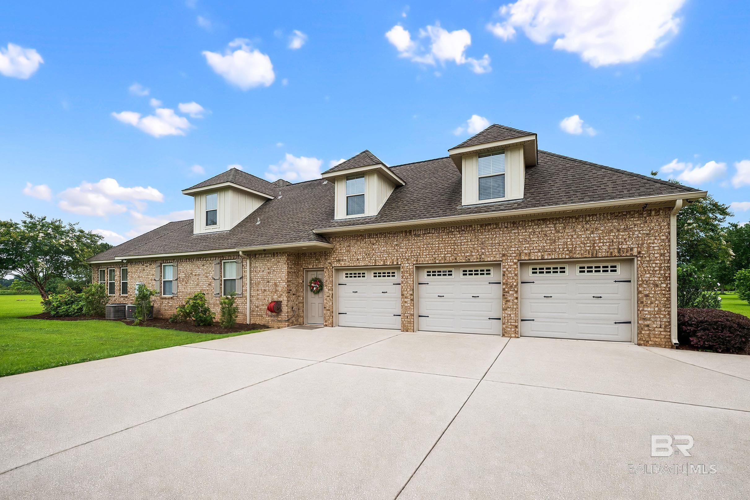 https://zimg.paragon.ice.com/ParagonImages/Property/PG/BCAR/397812/50/0/0/26395ac81200879da366291993a7aa17/7/d6730f81815dad6e987beb9229178284/397812-44372682-4a37-4e53-9532-19b12528c9fd.JPG
