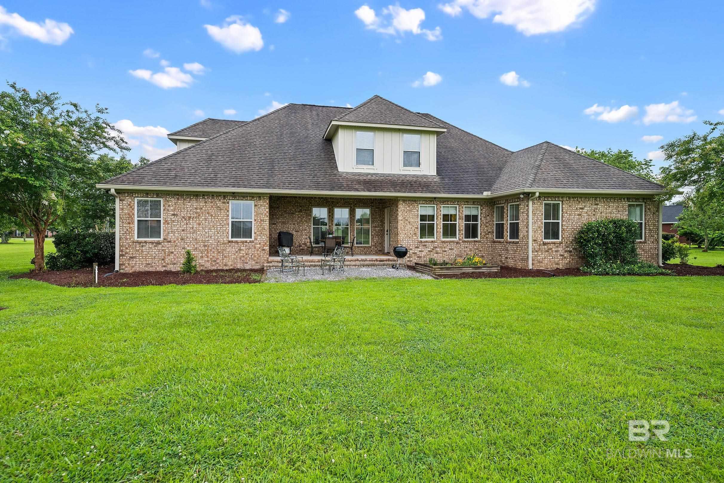 https://zimg.paragon.ice.com/ParagonImages/Property/PG/BCAR/397812/51/0/0/97aa30119d0c86ef0aa9e03b7f618371/7/d6730f81815dad6e987beb9229178284/397812-7fc7920b-53a3-4656-b58e-6d2ecb8bd938.JPG