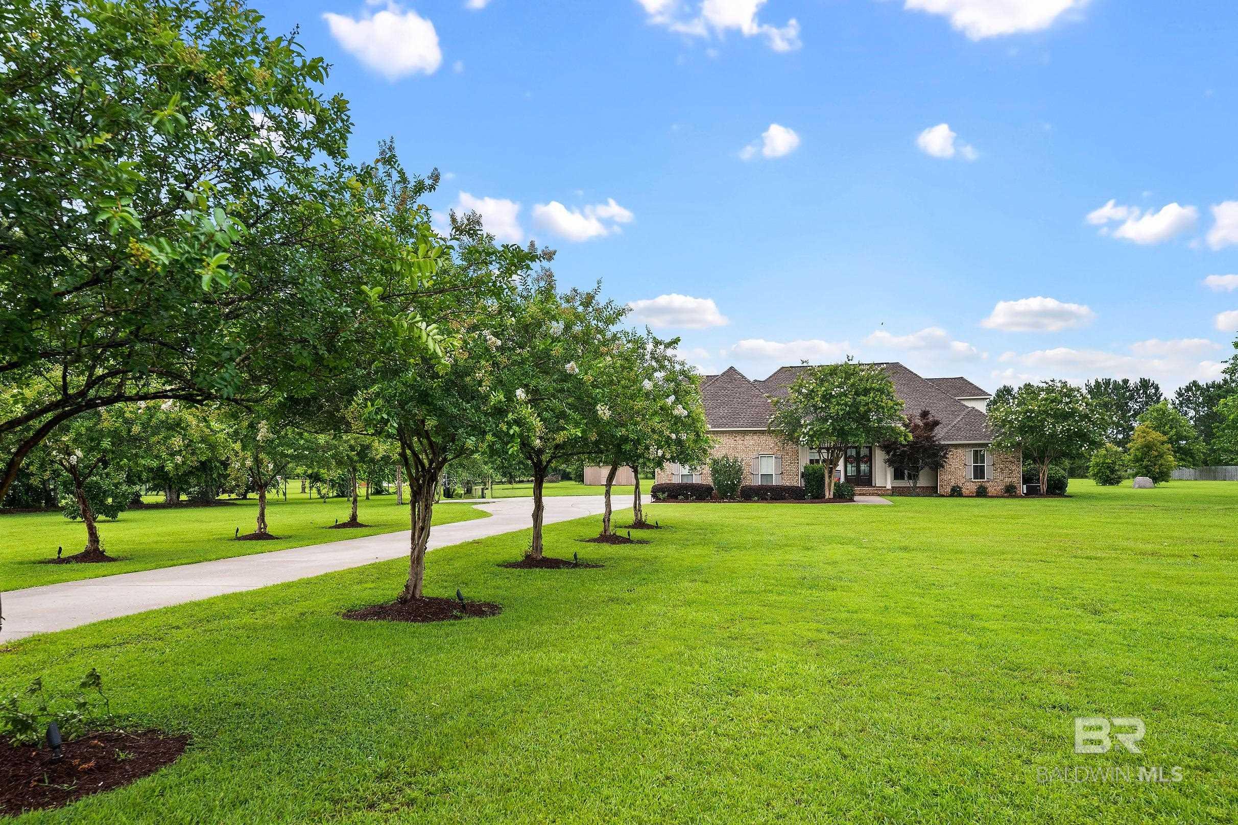 https://zimg.paragon.ice.com/ParagonImages/Property/PG/BCAR/397812/56/0/0/e790ca9611bfb55f85b6e2155b1fdc11/7/d6730f81815dad6e987beb9229178284/397812-db502ca7-8ddd-4b44-8cdd-6dc94552566e.JPG