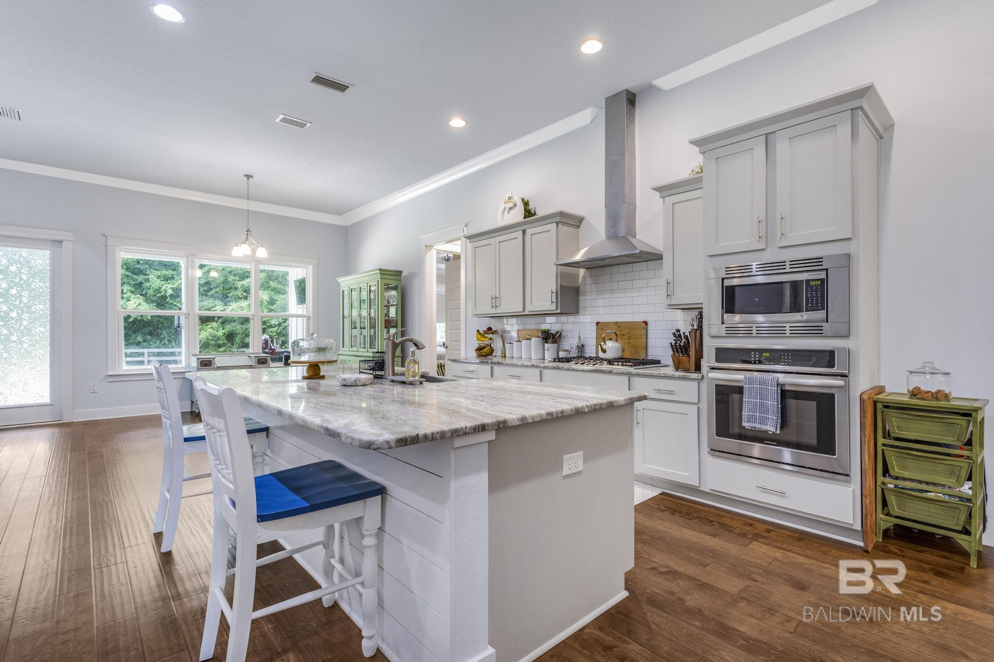 https://zimg.paragon.ice.com/ParagonImages/Property/PG/BCAR/397821/22/0/0/7a70a7342fc72978b469a13a59b127e5/7/c01bb78ca64f6e2f46982dd409a3862d/397821-6ed14929-9908-4a68-8c71-2c675b35f260.JPG
