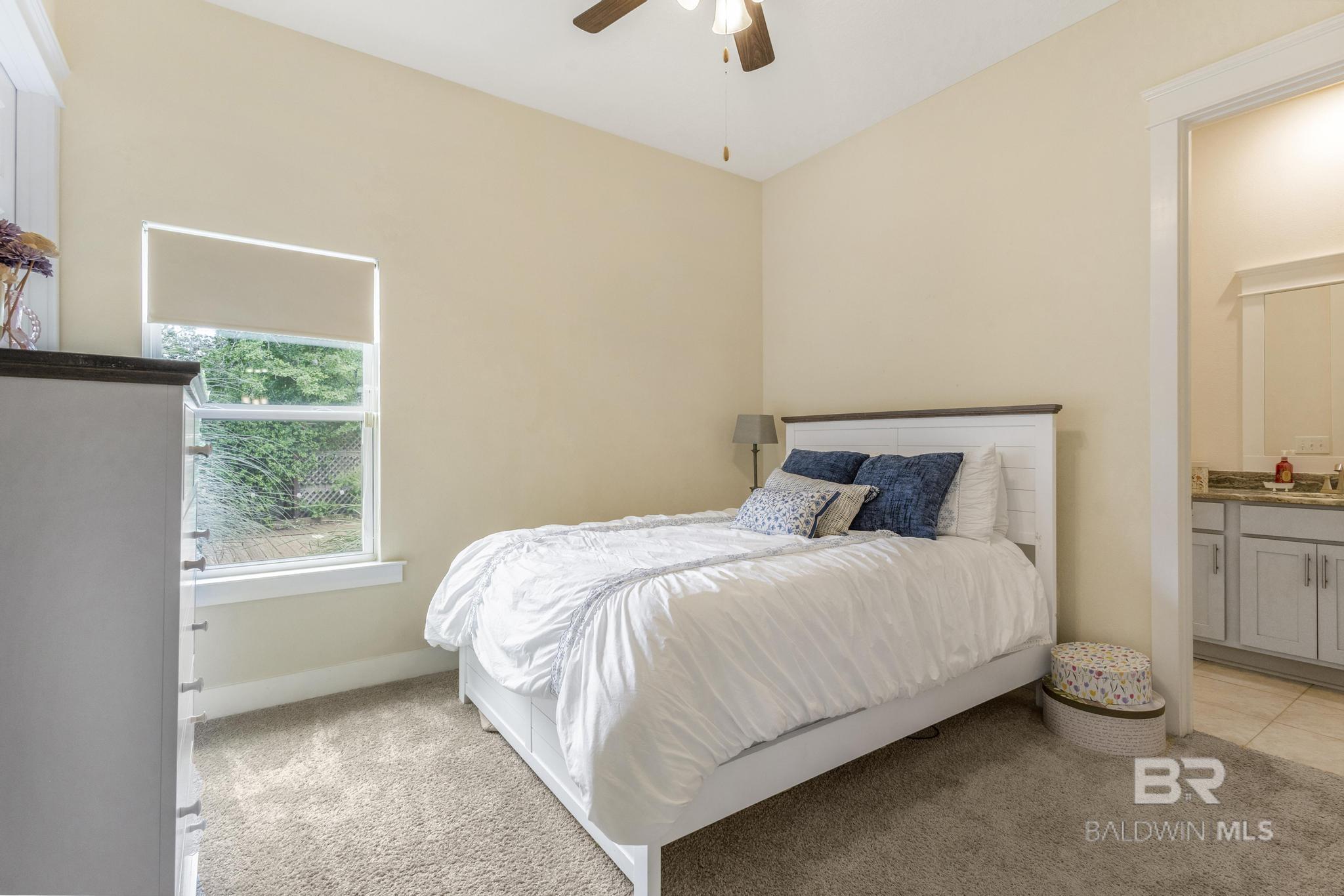 https://zimg.paragon.ice.com/ParagonImages/Property/PG/BCAR/397821/28/0/0/614f64506730d8183761345a7d57fd69/7/c01bb78ca64f6e2f46982dd409a3862d/397821-ff5e5231-2ea5-429d-903b-8b0fb31333c5.JPG