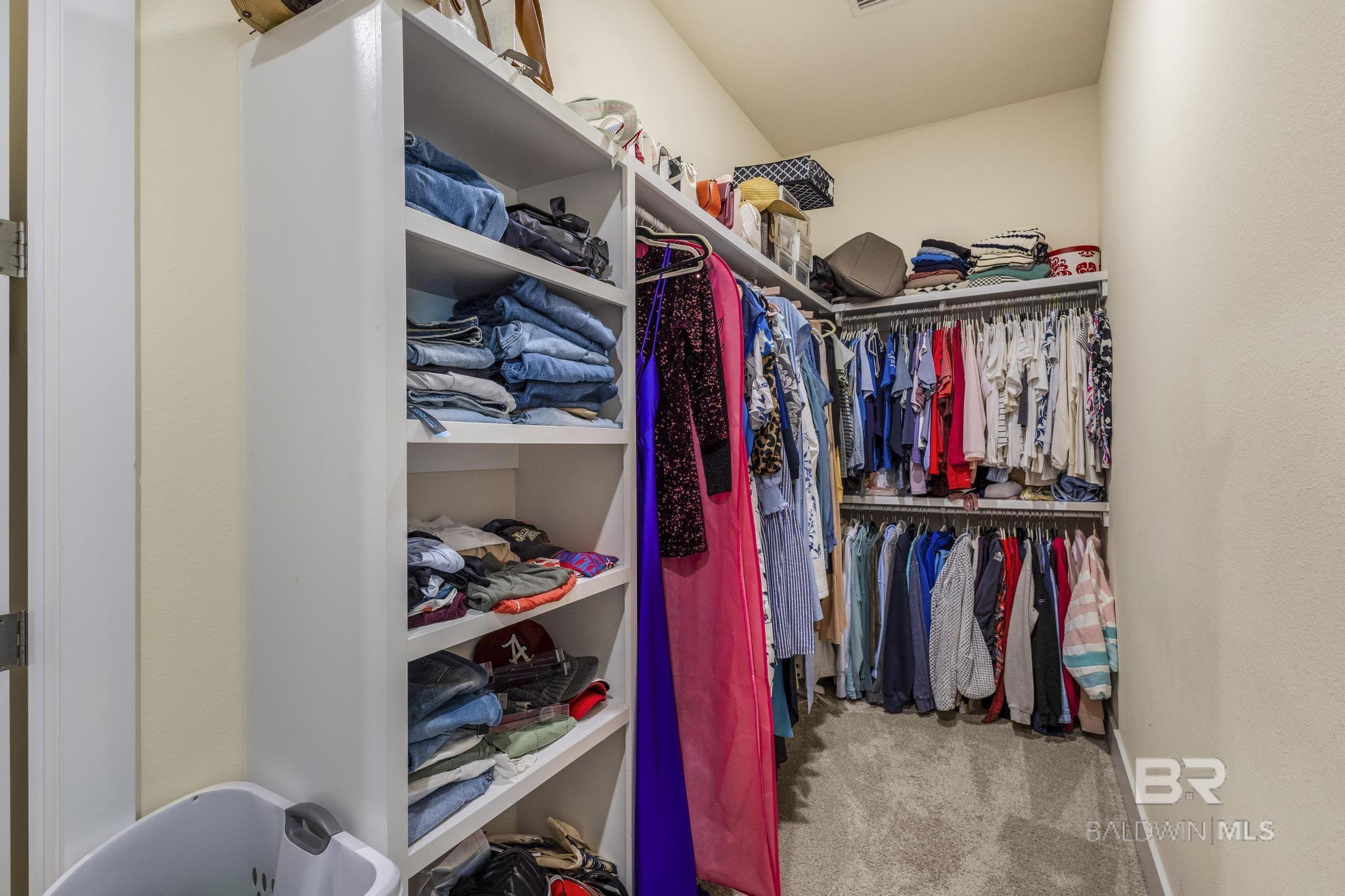 https://zimg.paragon.ice.com/ParagonImages/Property/PG/BCAR/397821/41/0/0/4287f27072ff3c15ac0458c0bce73a47/7/c01bb78ca64f6e2f46982dd409a3862d/397821-9e1f11dc-d14a-49c3-9d13-677273307723.JPG
