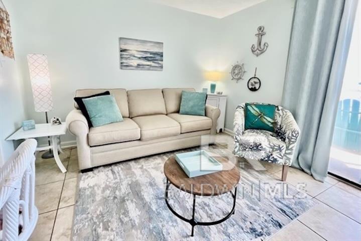 https://zimg.paragon.ice.com/ParagonImages/Property/PG/BCAR/397891/5/0/0/15fd6a571c1b5304dc2e8b59db39a789/7/01a11cc1e933df274a5b11d9252dd0d1/397891-974420a4-7963-41e6-adf2-3954e6bb9144.JPG