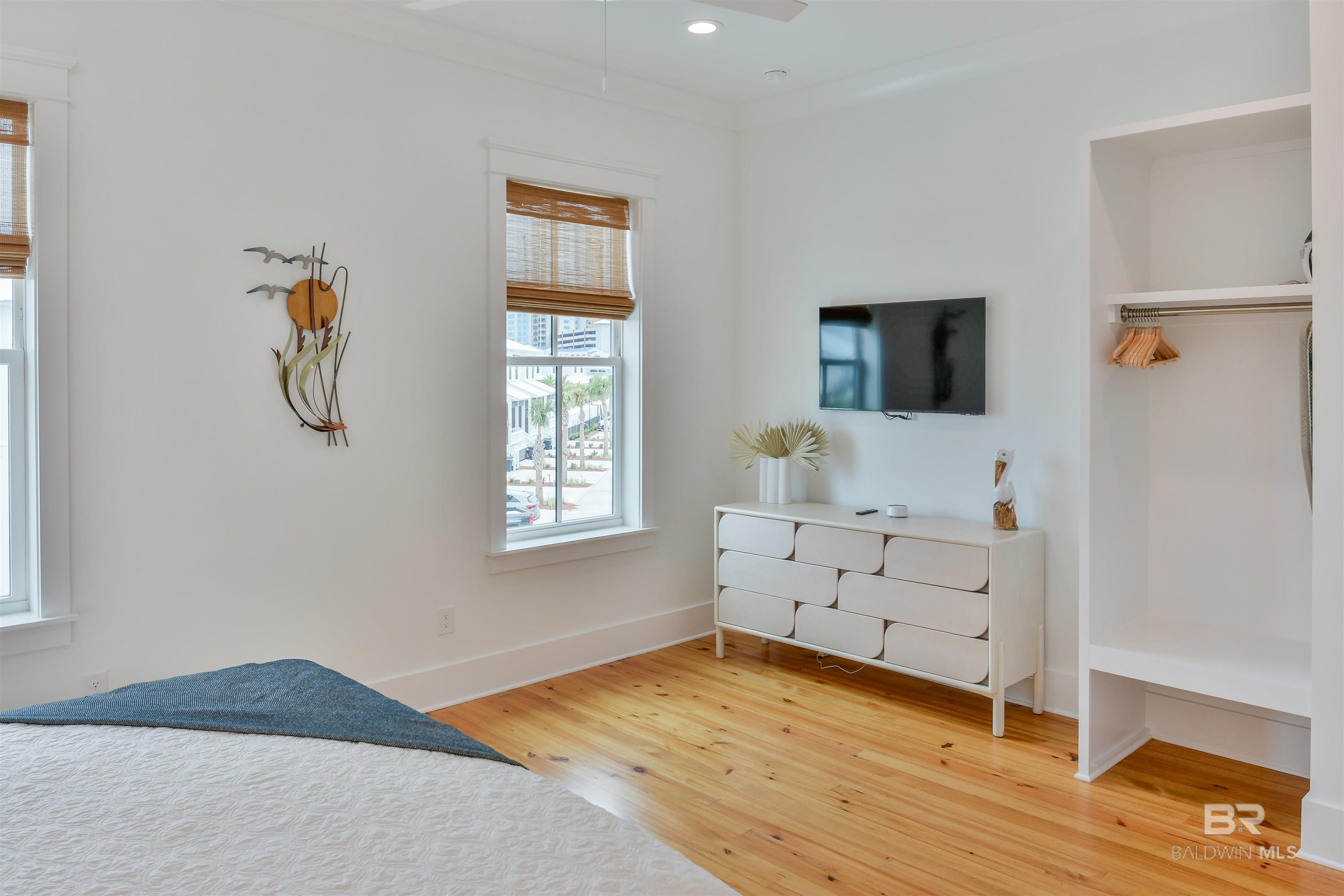 https://zimg.paragon.ice.com/ParagonImages/Property/PG/BCAR/397894/24/0/0/7c18ceb1d761ab4b07c62c87f5cb8a1d/7/0c688d7fd7297d1c5c7542249e82b272/397894-659d36cd-0957-408d-a473-1c9ab3127238.JPG