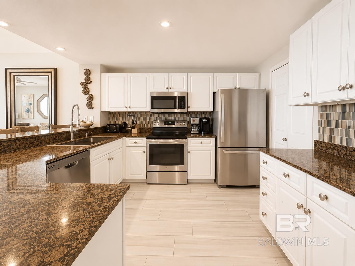 https://zimg.paragon.ice.com/ParagonImages/Property/PG/BCAR/397905/6/0/0/e858b0f4c54e76037b13bc52244d8559/7/4d312ca7bacc7a152275e68dc89be861/397905-4fa1868c-6d5c-443a-9eaa-f5f54bd98082.JPG