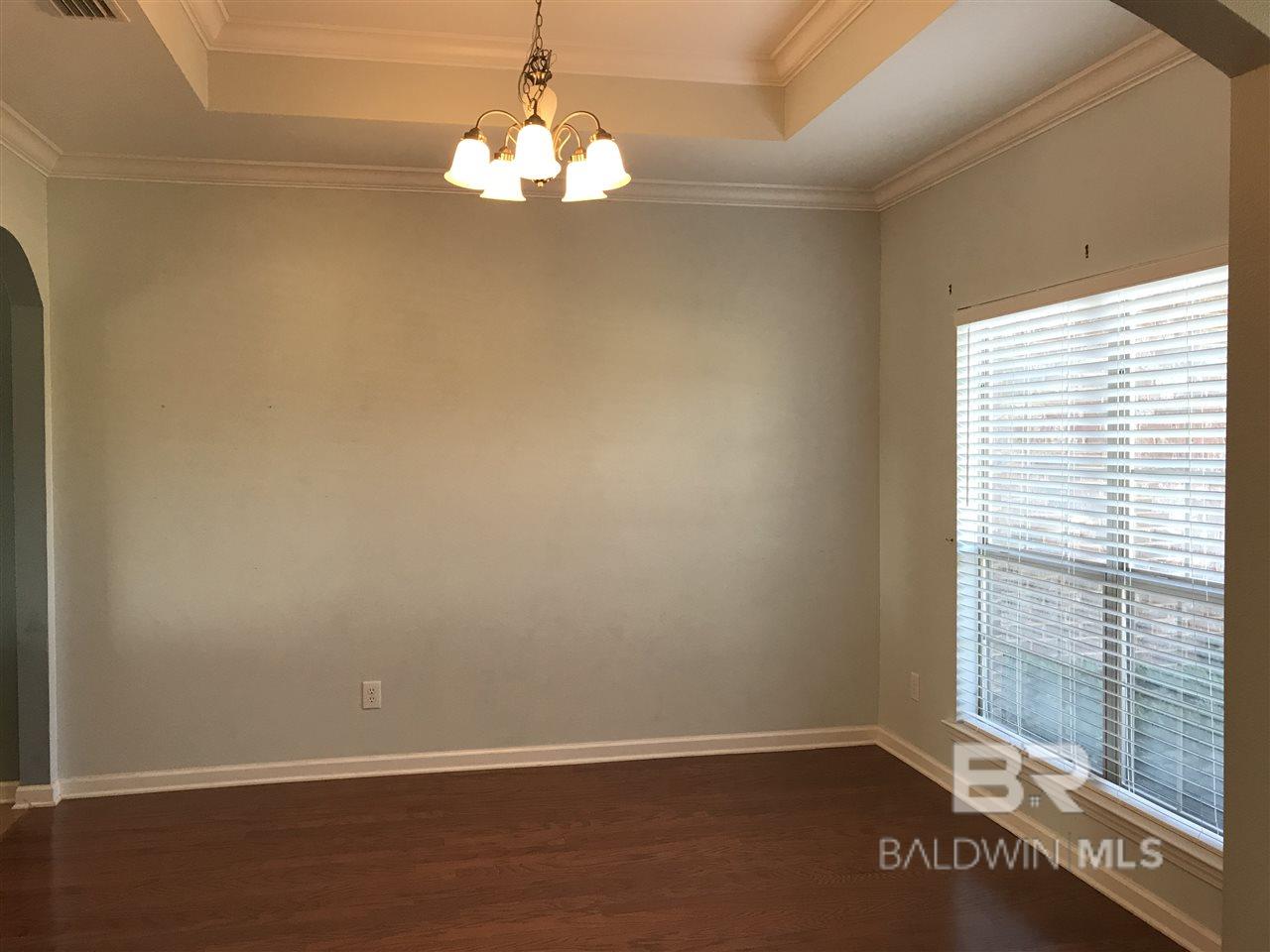 https://zimg.paragon.ice.com/ParagonImages/Property/PG/BCAR/397936/1/0/0/be7b37a1d61e2215c27dedeac116dcb5/7/1972cdb4cb37a182c5c3d4bd3ecc129d/397936-745151E0-FC81-4279-9F51-48552FB17C79.JPG
