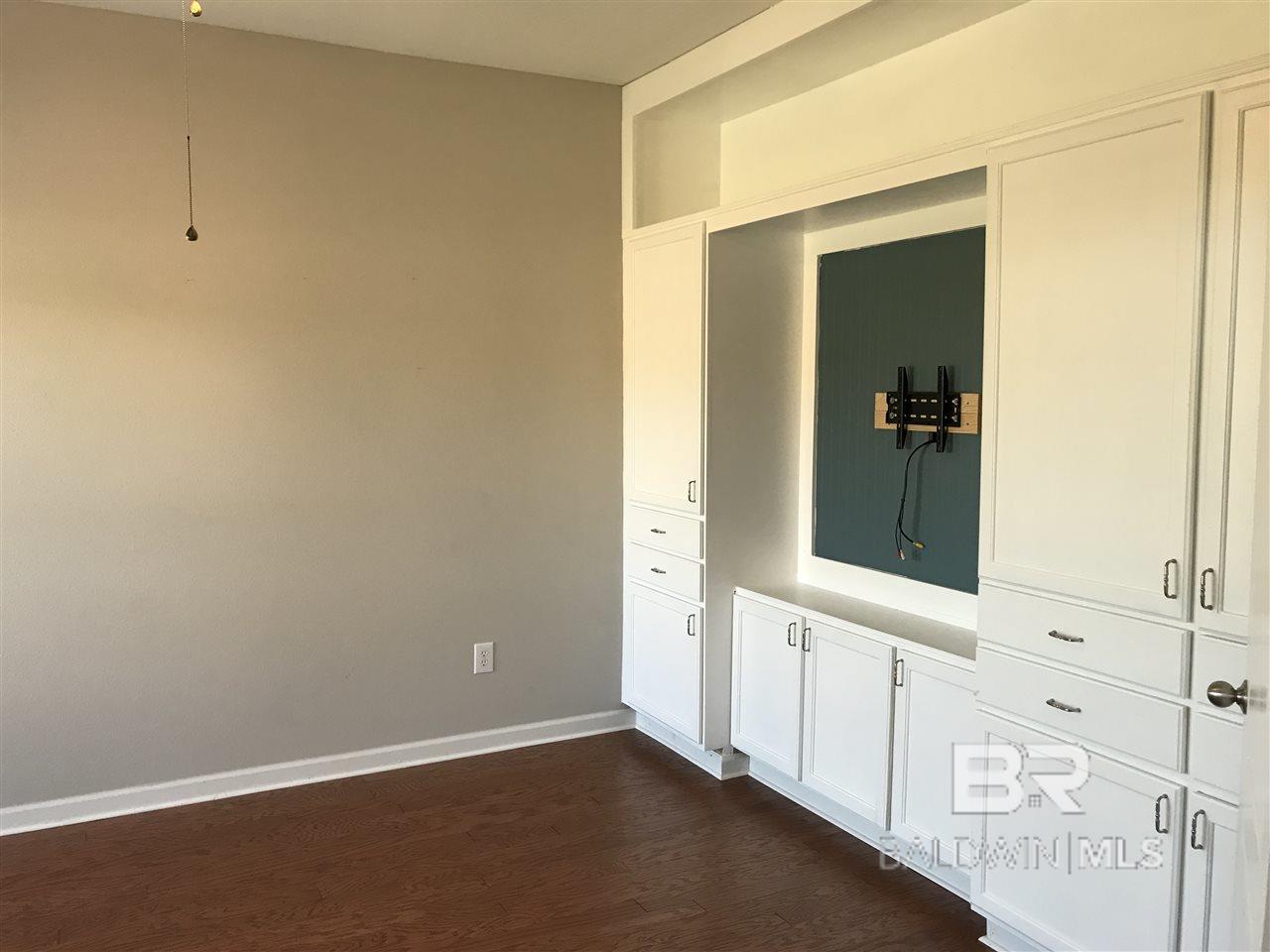 https://zimg.paragon.ice.com/ParagonImages/Property/PG/BCAR/397936/2/0/0/33381f6dd59deb10a9cf7a3fb71e423e/7/1972cdb4cb37a182c5c3d4bd3ecc129d/397936-0AEFBC7F-935B-4690-B941-76BE3A2ADF29.JPG