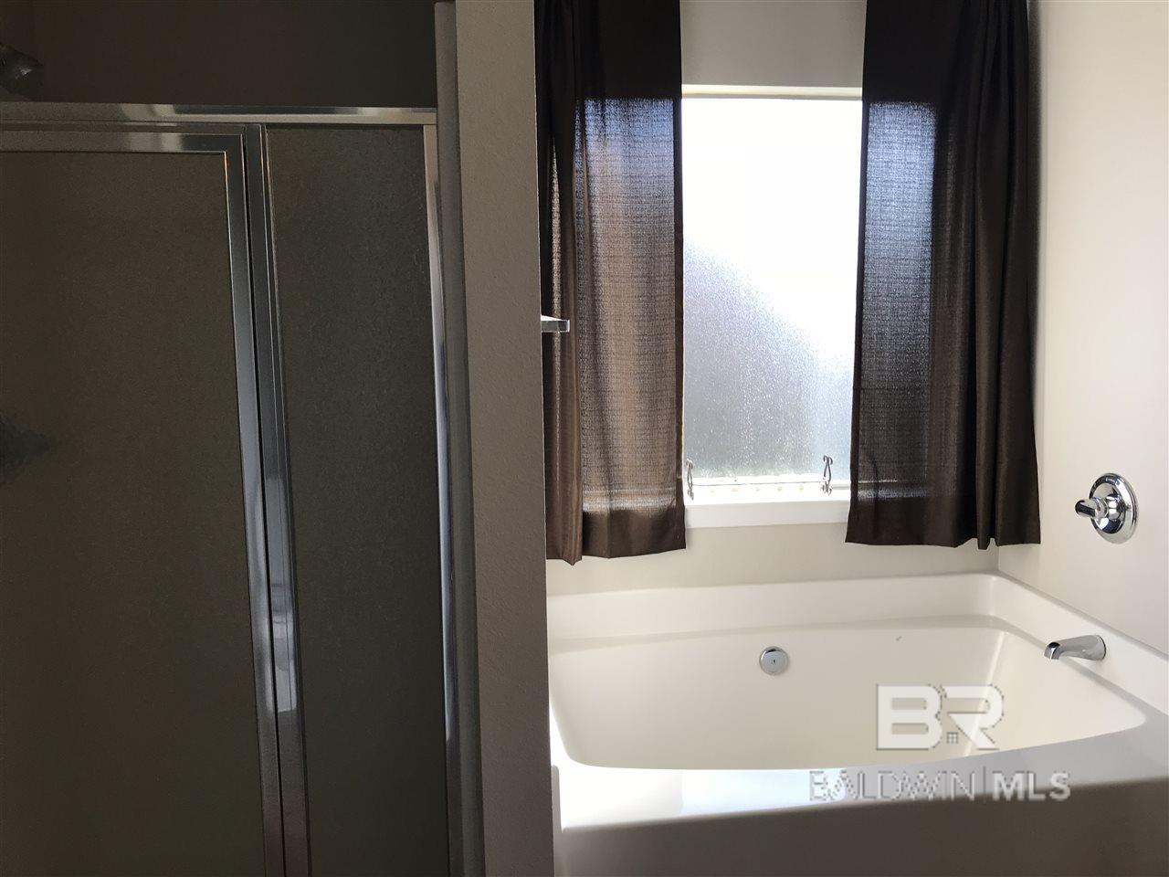 https://zimg.paragon.ice.com/ParagonImages/Property/PG/BCAR/397936/9/0/0/738d779dffa5735c11faa68aafde0a96/7/1972cdb4cb37a182c5c3d4bd3ecc129d/397936-5D012A86-AC16-43F1-B473-F4986340484A.JPG
