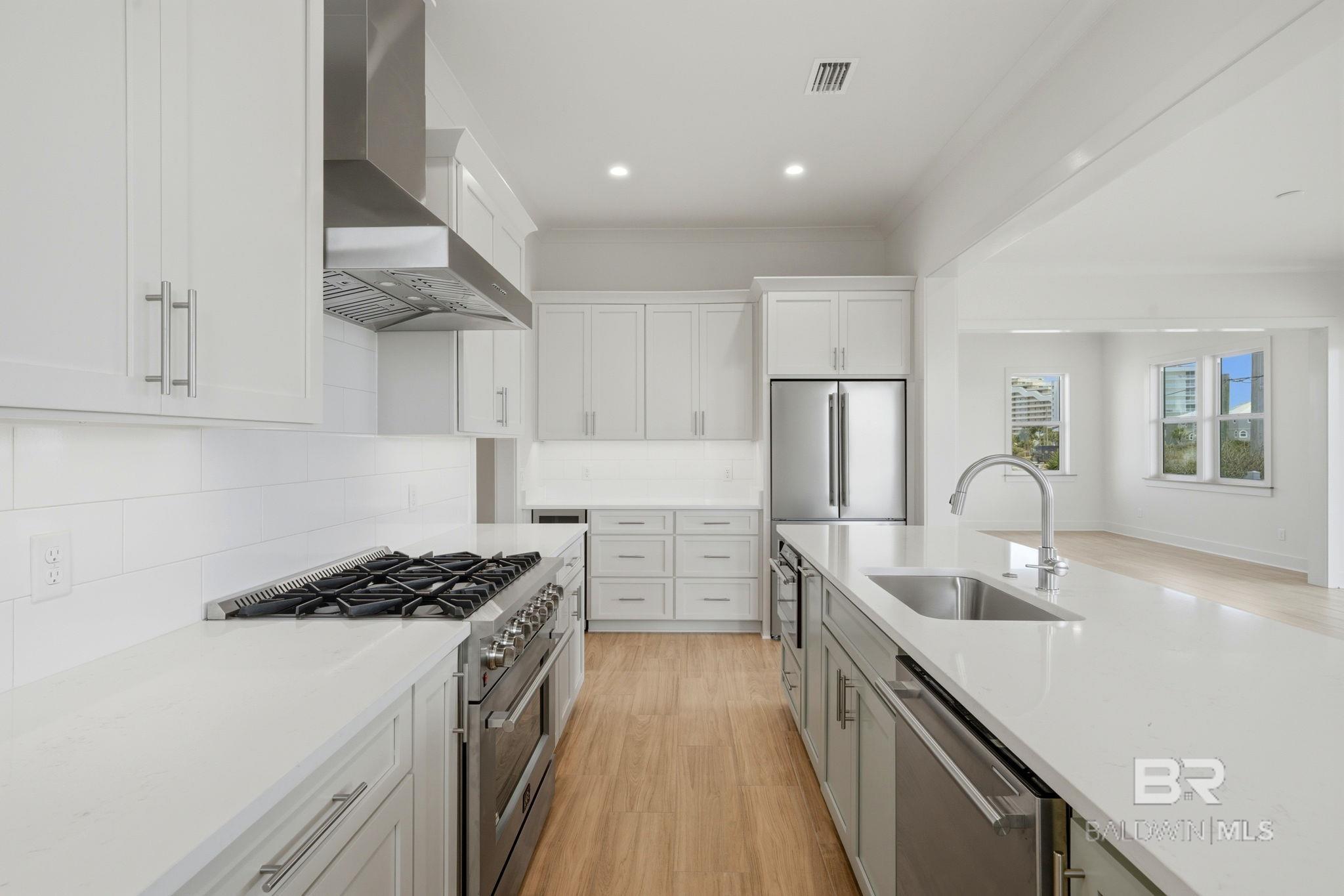 https://zimg.paragon.ice.com/ParagonImages/Property/PG/BCAR/397963/10/0/0/e54574ff892e8744ccdf186b3584aec6/7/97e137aaa9fcf3c1705ed90cb6c1f5d9/397963-911BC079-D607-4D56-A0DD-2A3336C50463.JPG