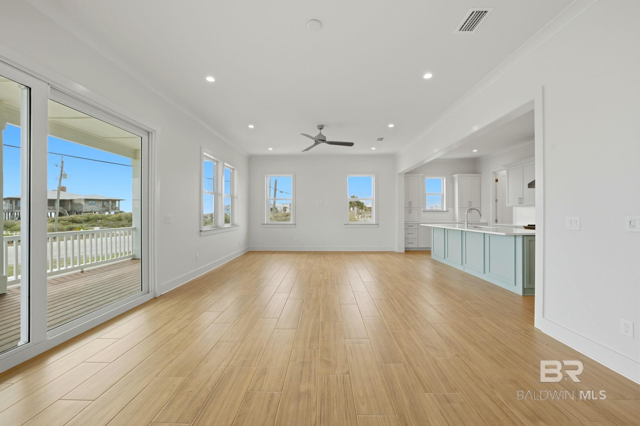 https://zimg.paragon.ice.com/ParagonImages/Property/PG/BCAR/397963/14/0/0/e53cfa6a0c9114ec1b000b2a7db85074/7/97e137aaa9fcf3c1705ed90cb6c1f5d9/397963-536E8DF6-B373-4D52-AD4E-80034D63C250.JPG