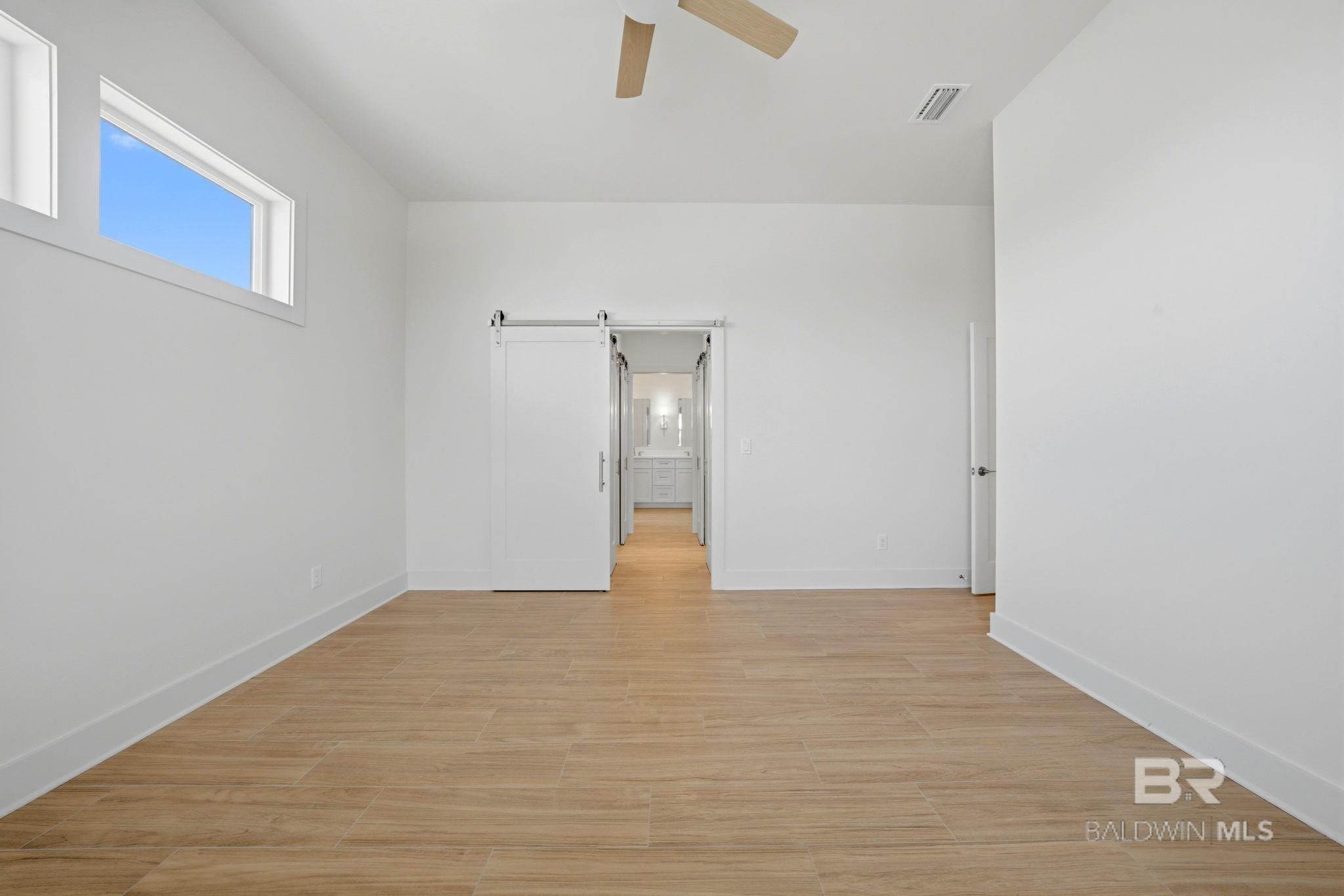 https://zimg.paragon.ice.com/ParagonImages/Property/PG/BCAR/397963/20/0/0/b76ba3a8e6d9dcbf27a73e906d41d20a/7/97e137aaa9fcf3c1705ed90cb6c1f5d9/397963-31A7DA99-E660-4F61-8782-2C7D295CDB59.JPG