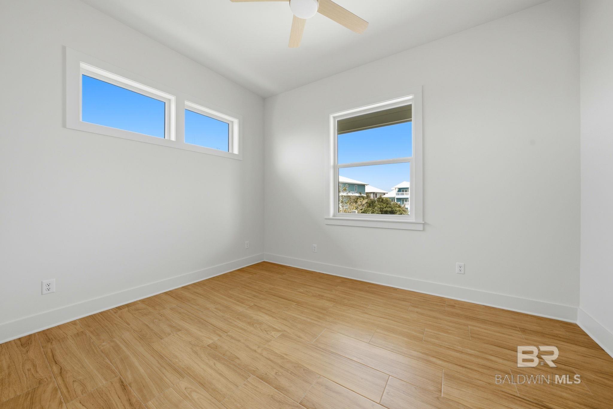 https://zimg.paragon.ice.com/ParagonImages/Property/PG/BCAR/397963/24/0/0/5302ec88a27da754893724fdf41a7b68/7/97e137aaa9fcf3c1705ed90cb6c1f5d9/397963-1B3D68D6-9ADA-43C2-9D01-15D59990DF4A.JPG