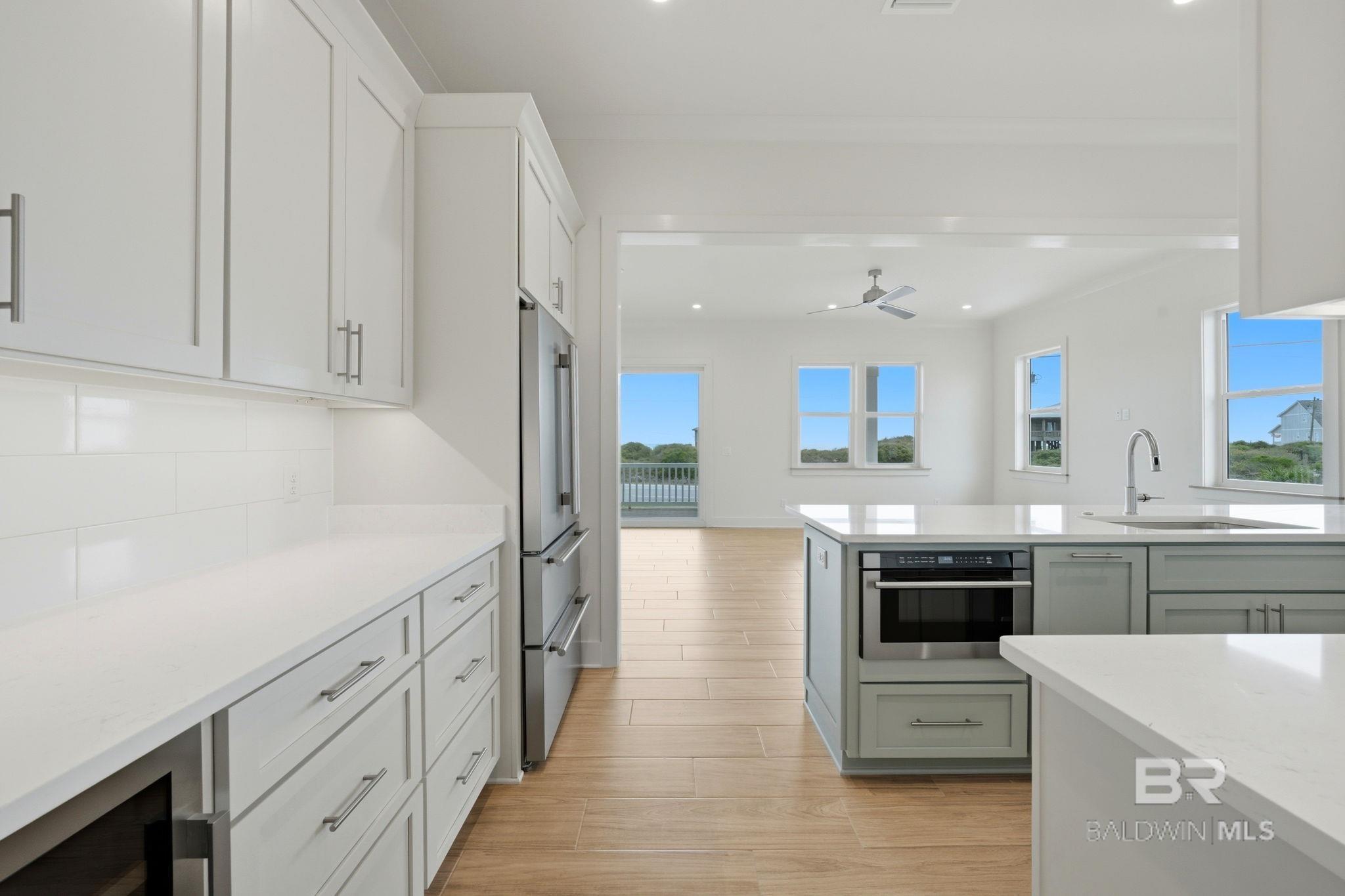 https://zimg.paragon.ice.com/ParagonImages/Property/PG/BCAR/397963/5/0/0/d2facf6a64de296ea6b05b920d6d42d5/7/97e137aaa9fcf3c1705ed90cb6c1f5d9/397963-E6C82B31-9318-44FB-966A-CC2E5A5EA028.JPG