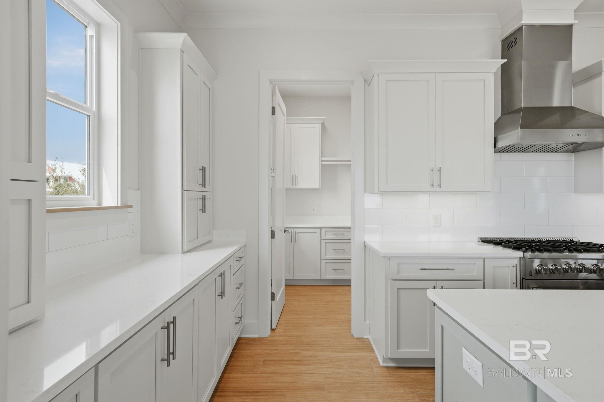 https://zimg.paragon.ice.com/ParagonImages/Property/PG/BCAR/397963/9/0/0/c8f09c27d14ccc10bccbf0ab4f3531e8/7/97e137aaa9fcf3c1705ed90cb6c1f5d9/397963-025AF0AA-1EC8-4F46-BC30-C4ACE958C8B7.JPG