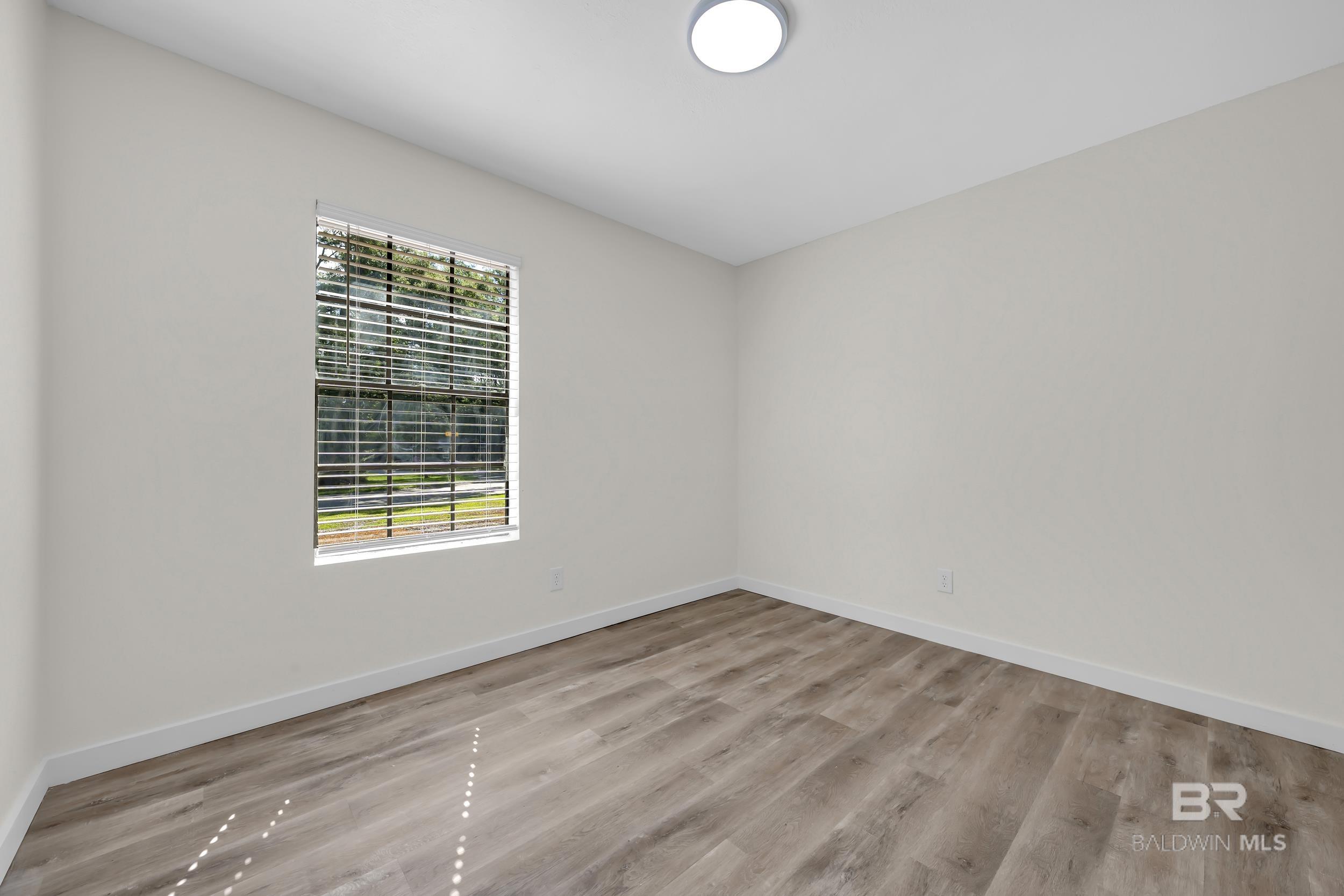 398007 | Photo 14