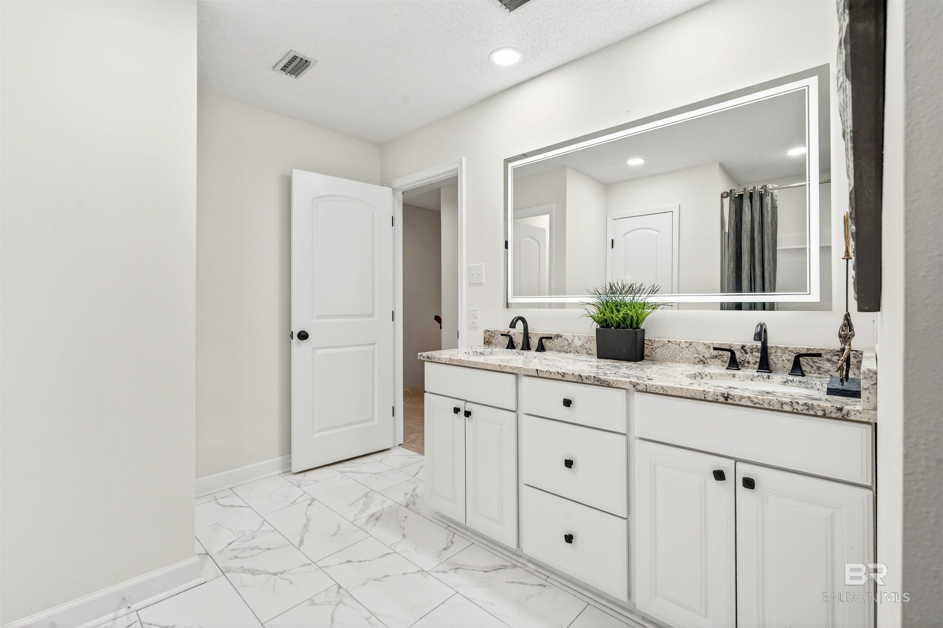 https://zimg.paragon.ice.com/ParagonImages/Property/PG/BCAR/398016/35/0/0/aee9732f4a098b324c36c633f8912c9a/7/8df4339792b544a3081529926ba6feee/398016-a9d36c41-3627-45d7-8f63-ef7b37ddd276.JPG