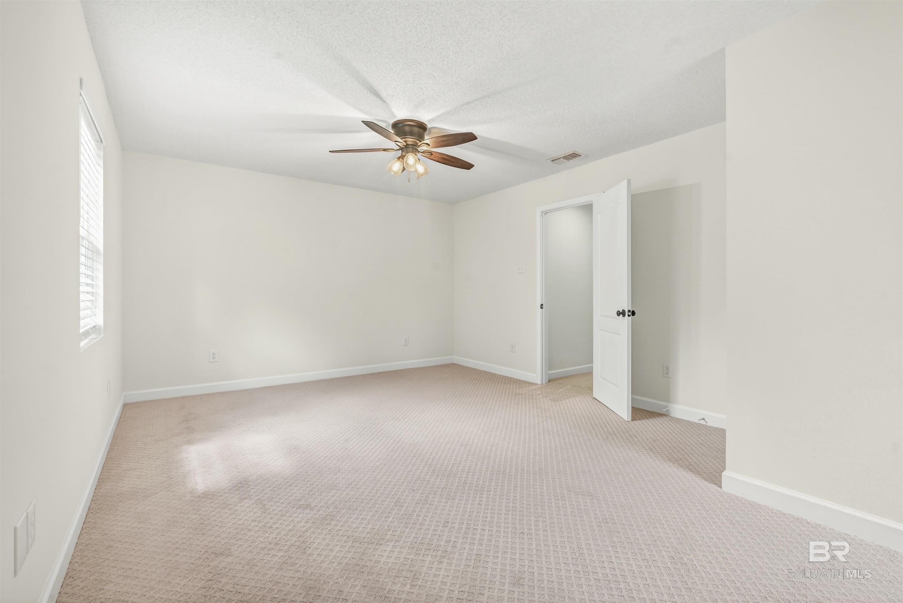 https://zimg.paragon.ice.com/ParagonImages/Property/PG/BCAR/398016/38/0/0/95a5b5ed1bb1085a65d48e7c52be53fa/7/8df4339792b544a3081529926ba6feee/398016-c32cdde3-f8ea-41f7-afa1-4c29772ce95f.JPG