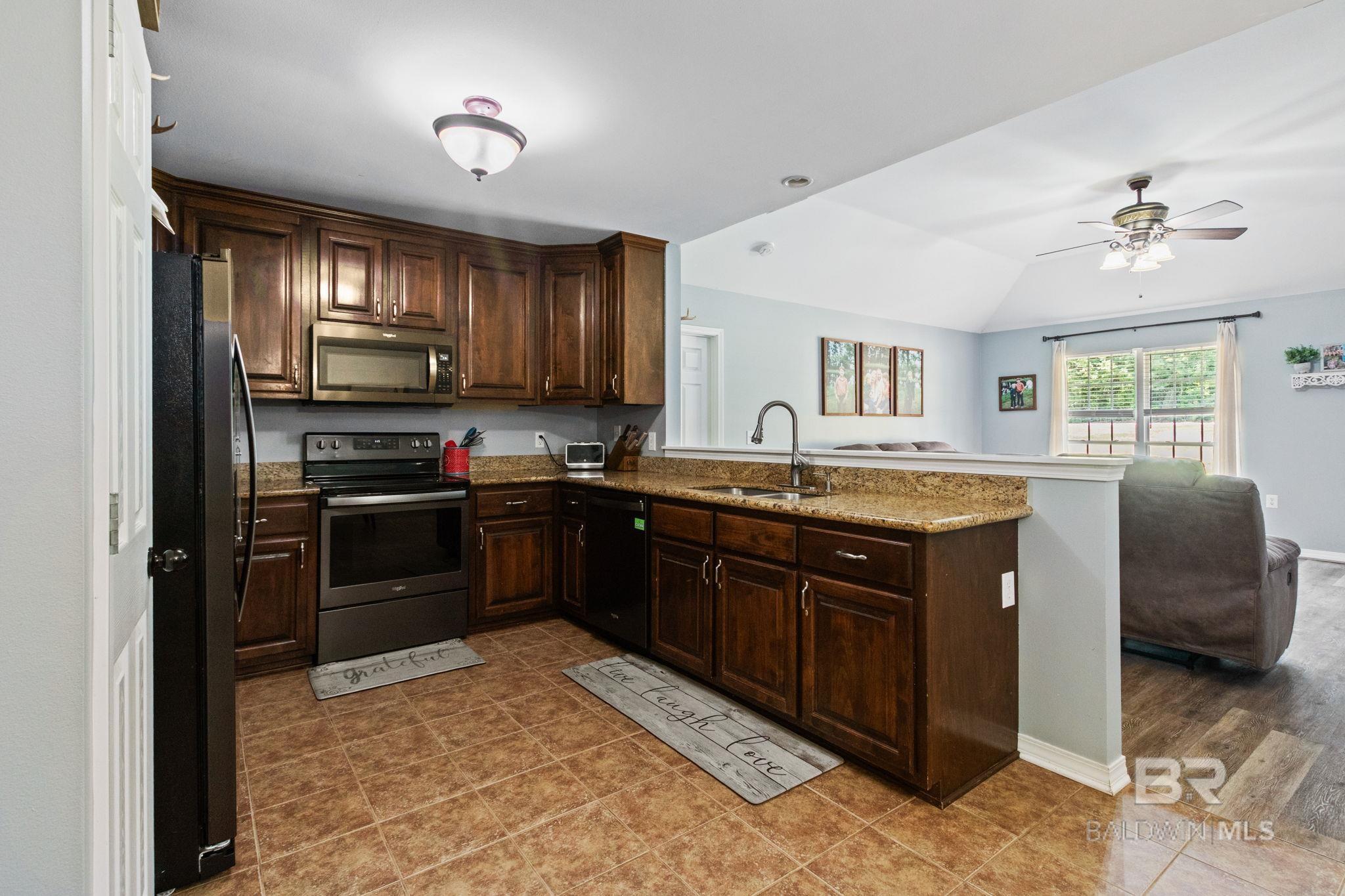 https://zimg.paragon.ice.com/ParagonImages/Property/PG/BCAR/398017/15/0/0/157ea9de1d6f92c0e3cb3dc10aa61b92/7/39a6214cb0b430e5fedb5d91f9caa7ca/398017-1f09a987-5007-451f-8787-2ed4a14116dd.JPG