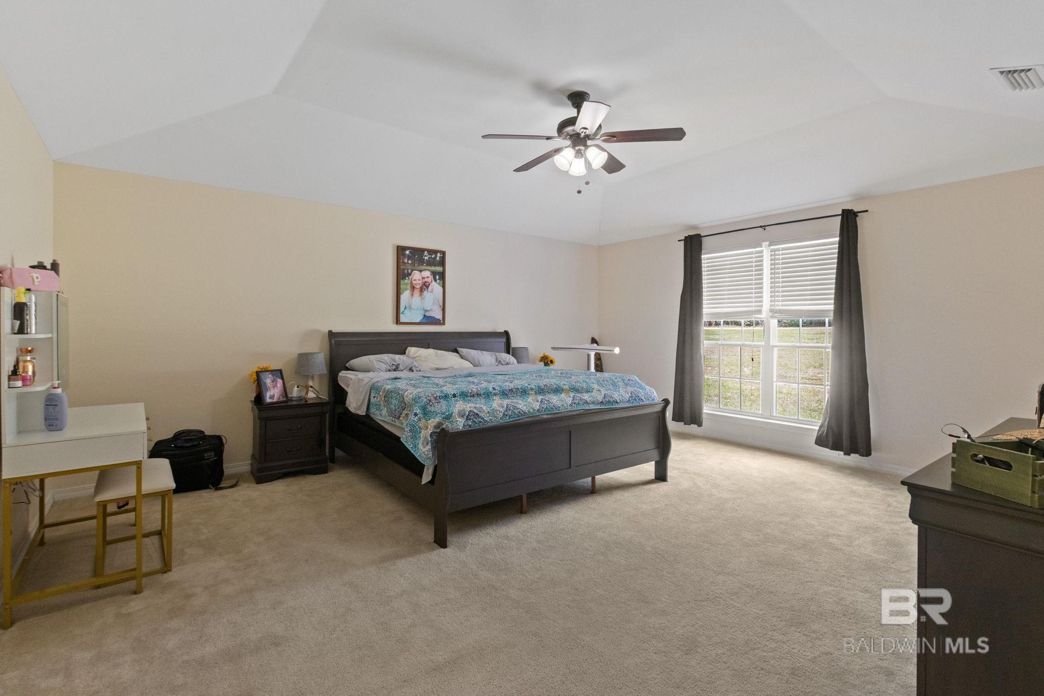 https://zimg.paragon.ice.com/ParagonImages/Property/PG/BCAR/398017/24/0/0/0a61c5bfd886526a86e53cff2ad53364/7/39a6214cb0b430e5fedb5d91f9caa7ca/398017-26793162-17dc-46f2-8a39-20c9606a0280.JPG