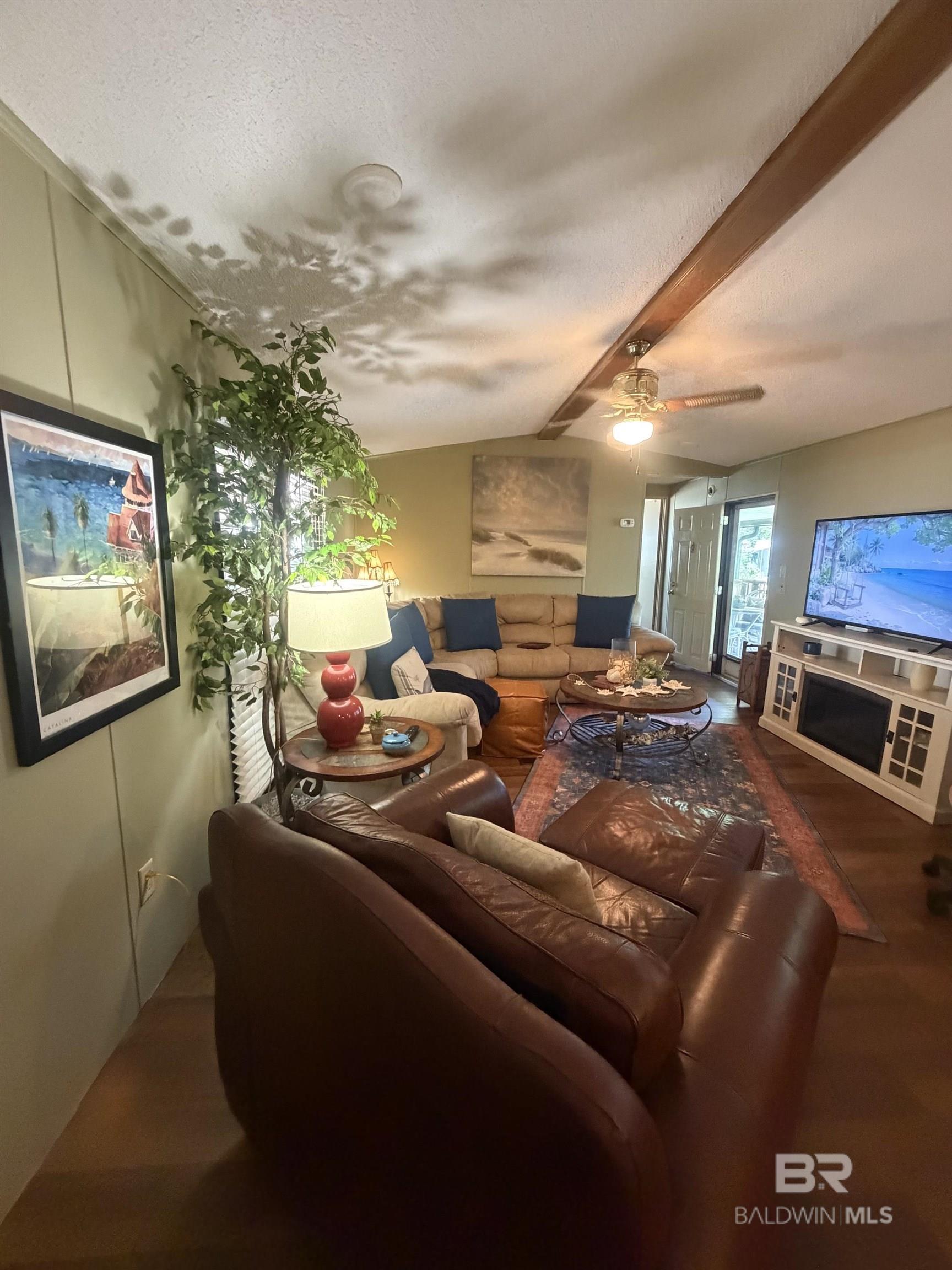 https://zimg.paragon.ice.com/ParagonImages/Property/PG/BCAR/398018/7/0/0/c5b7ad5a176d19dd036ee0a65a2f26f2/7/708a2478d4246004a1ed01a10ae8e5ca/398018-d997a74f-827e-4202-b68b-2ff955a7b86f.JPG
