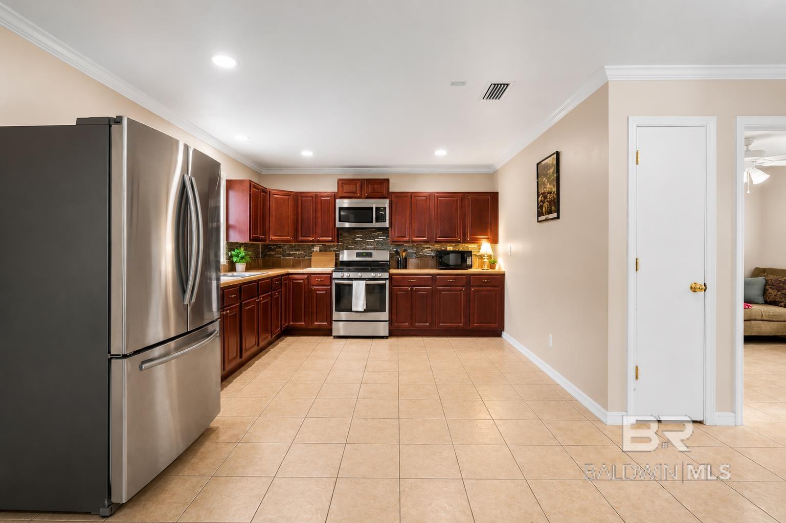 https://zimg.paragon.ice.com/ParagonImages/Property/PG/BCAR/398019/8/0/0/eedcfe841df27e88703660e17251cef2/7/5c27618fd9111b76c65dbff988d93554/398019-1d788783-6051-46e1-bc3f-73e348f3ac70.JPG