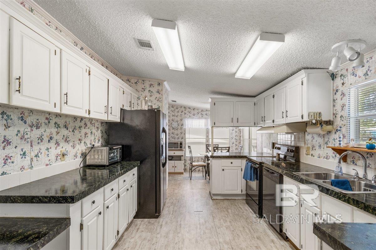 https://zimg.paragon.ice.com/ParagonImages/Property/PG/BCAR/398020/4/0/0/1c9319f872d9c379a637ba1cdedf1b76/7/c0558df8a9d32c67eefb9b336b803680/398020-07aff4d7-f377-405a-a243-227d31651d52.JPG