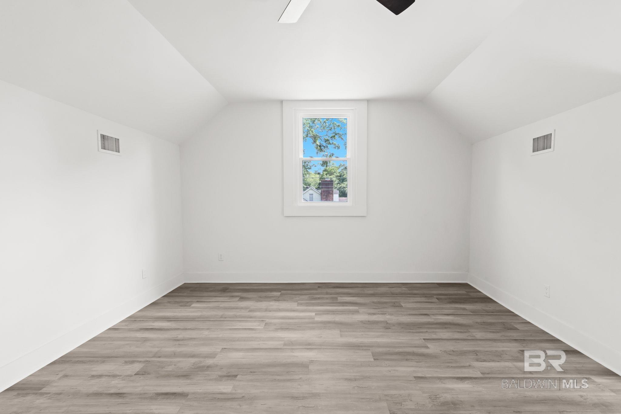 https://zimg.paragon.ice.com/ParagonImages/Property/PG/BCAR/398021/36/0/0/c374cb491291458f1ff6708c644e36af/7/3f624b2e30b60fab4f6b5d95ff661a78/398021-a73eebb7-5e2e-45bc-bea2-79669273c811.JPG