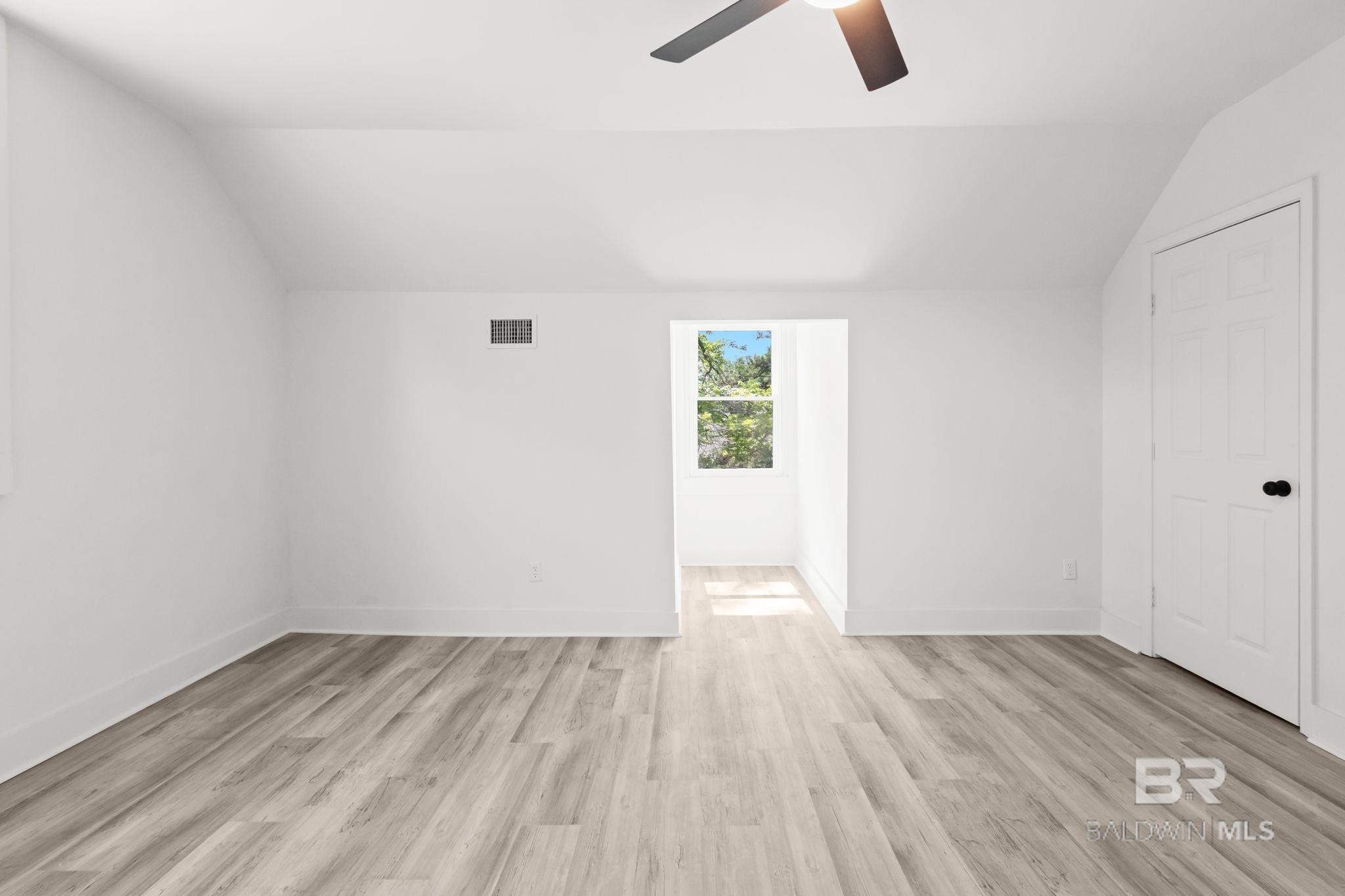 https://zimg.paragon.ice.com/ParagonImages/Property/PG/BCAR/398021/39/0/0/64b203b9faea97bb86848e1d6948f38a/7/3f624b2e30b60fab4f6b5d95ff661a78/398021-842749c1-4ba1-429d-8fdb-8f18c17275de.JPG