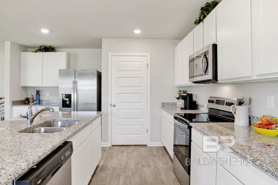 https://zimg.paragon.ice.com/ParagonImages/Property/PG/BCAR/398028/8/0/0/5b37814804c654892e69e49e861d1a8b/7/37208fe41e768c3479b61ca121e648a9/398028-48CD1B9E-7E44-4FDF-B0EB-4D862ED3649B.JPG