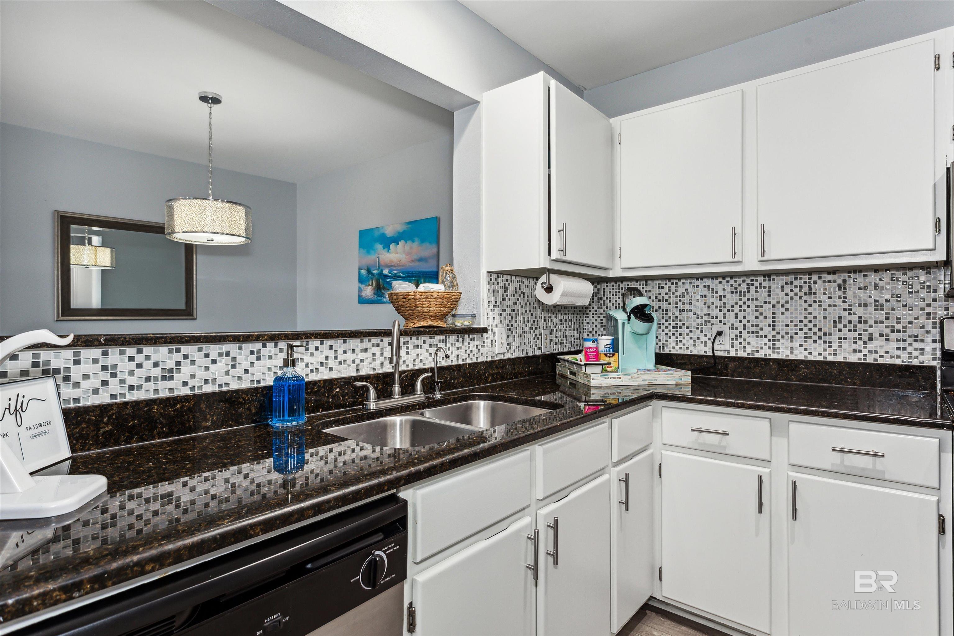 https://zimg.paragon.ice.com/ParagonImages/Property/PG/BCAR/398032/18/0/0/2e1e8d0d53156f542aff1de593ff4f11/7/b3a5275e516da2f0f1f4bddcd9dbe566/398032-d3bf6cfa-2bfc-4b5a-9f04-27fe852db6ec.JPG
