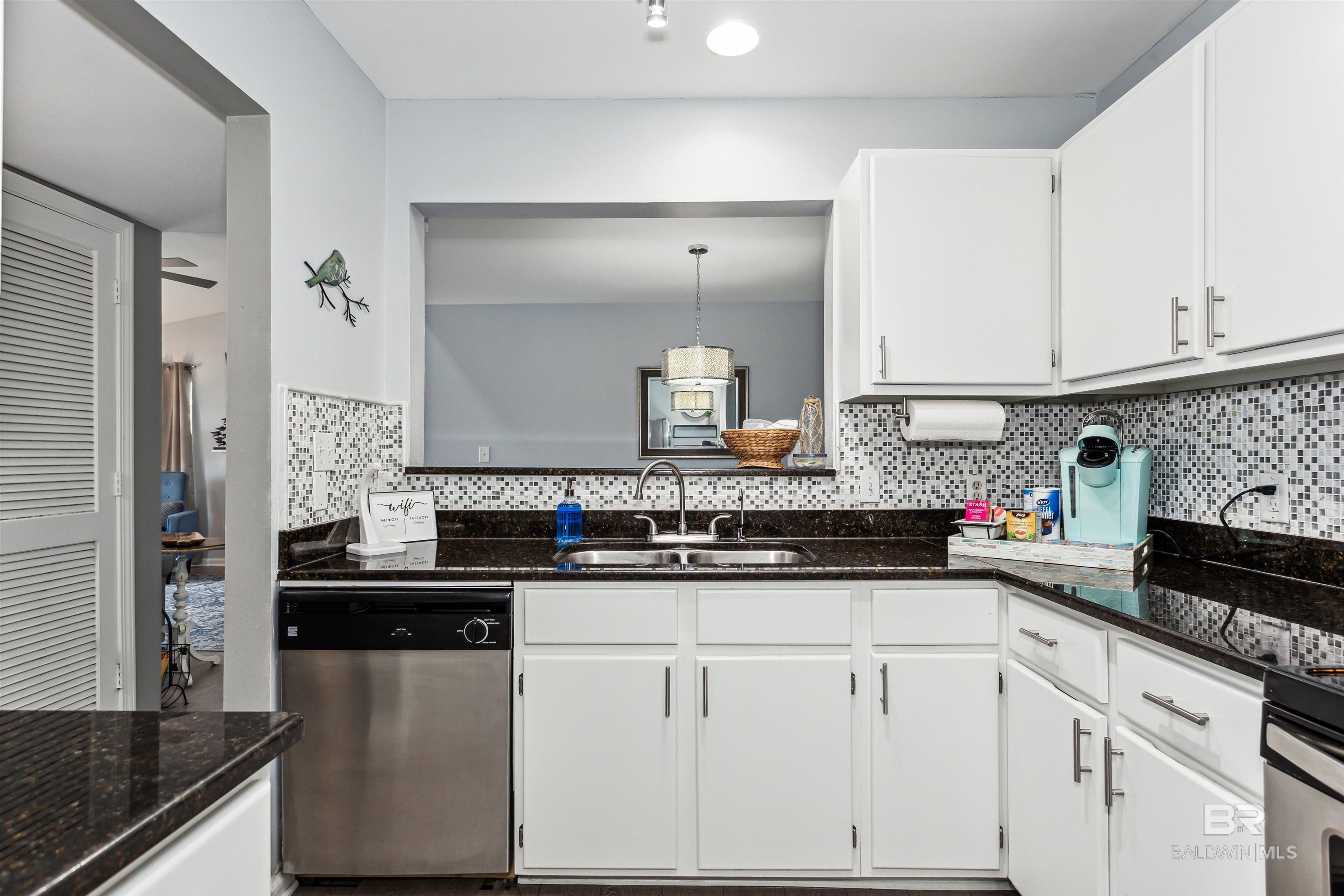 https://zimg.paragon.ice.com/ParagonImages/Property/PG/BCAR/398032/22/0/0/c8a741e672897025e320f03118c56419/7/b3a5275e516da2f0f1f4bddcd9dbe566/398032-d2dfd7e4-7a9c-420c-a5a0-82167ca07310.JPG