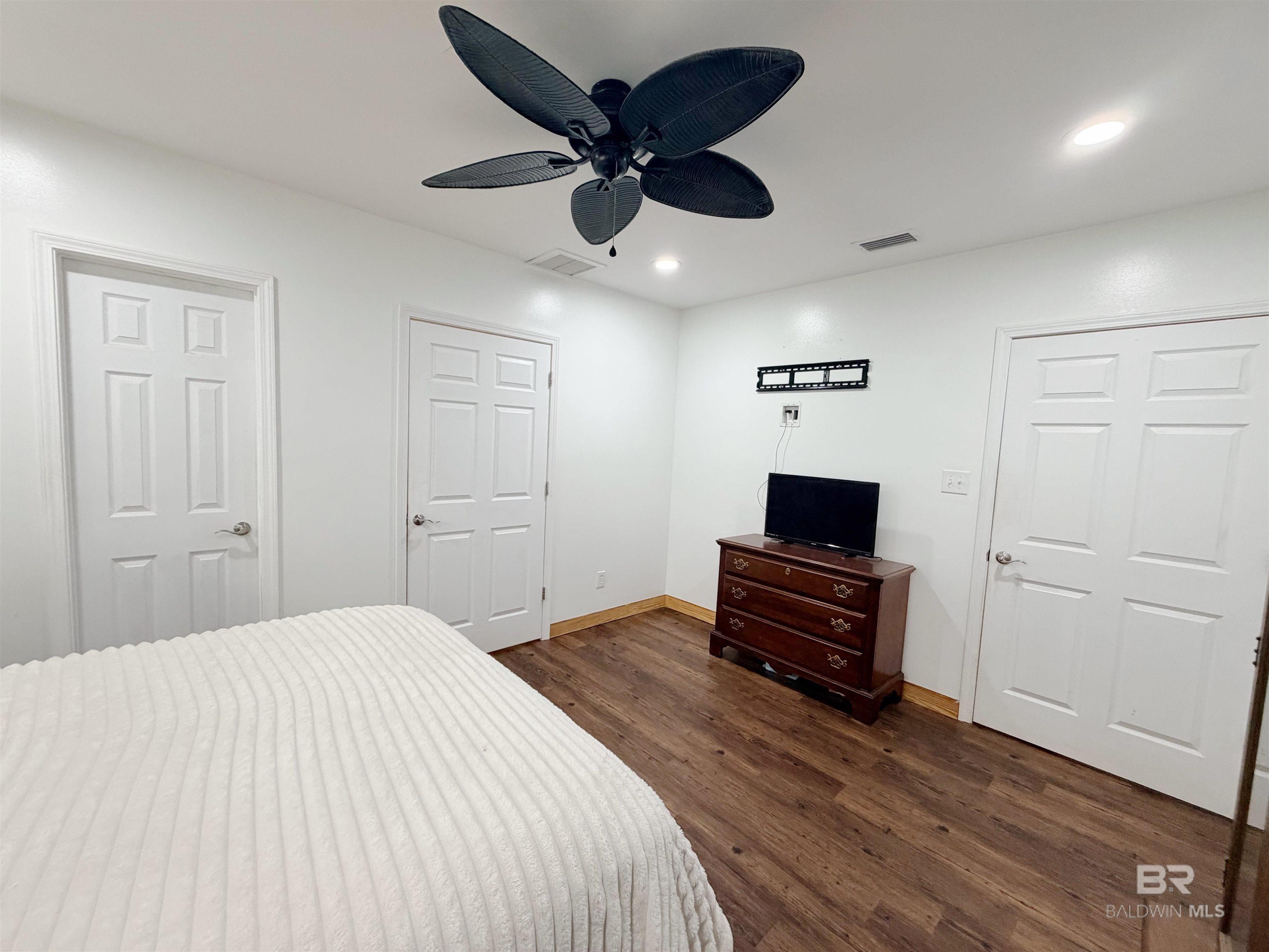 https://zimg.paragon.ice.com/ParagonImages/Property/PG/BCAR/398033/14/0/0/058734277f723065b8dd7e5036a87e82/7/e795c5066690e9e93947234d3f99b987/398033-dffb1389-e762-4c2c-bc91-031192777d74.JPG