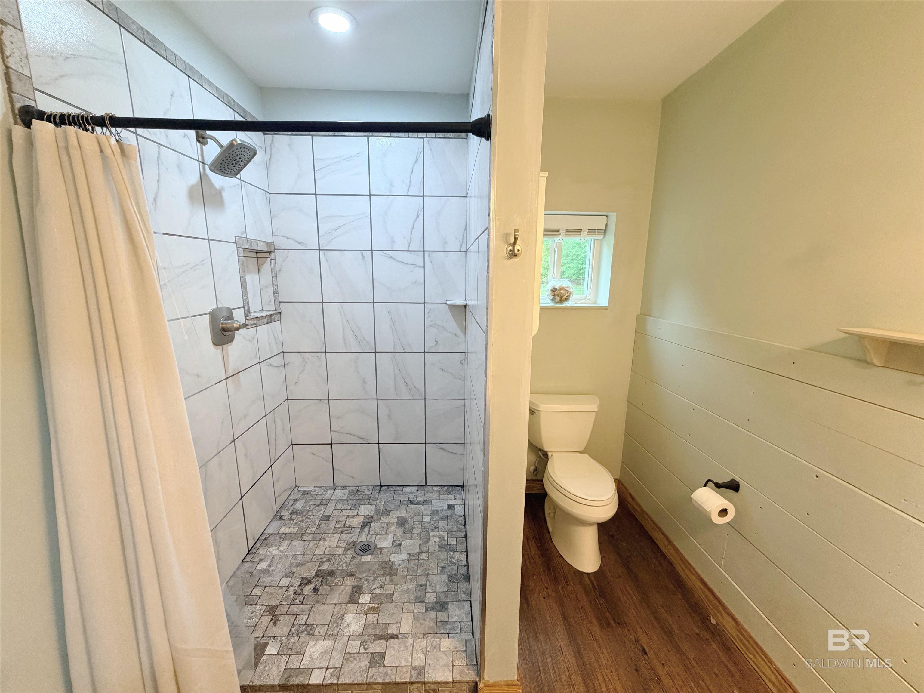 https://zimg.paragon.ice.com/ParagonImages/Property/PG/BCAR/398033/16/0/0/d73504ed2f8fd99cb5ecaa17e59ecdce/7/e795c5066690e9e93947234d3f99b987/398033-02013e15-f96f-4bdd-ac42-ddac52da300b.JPG
