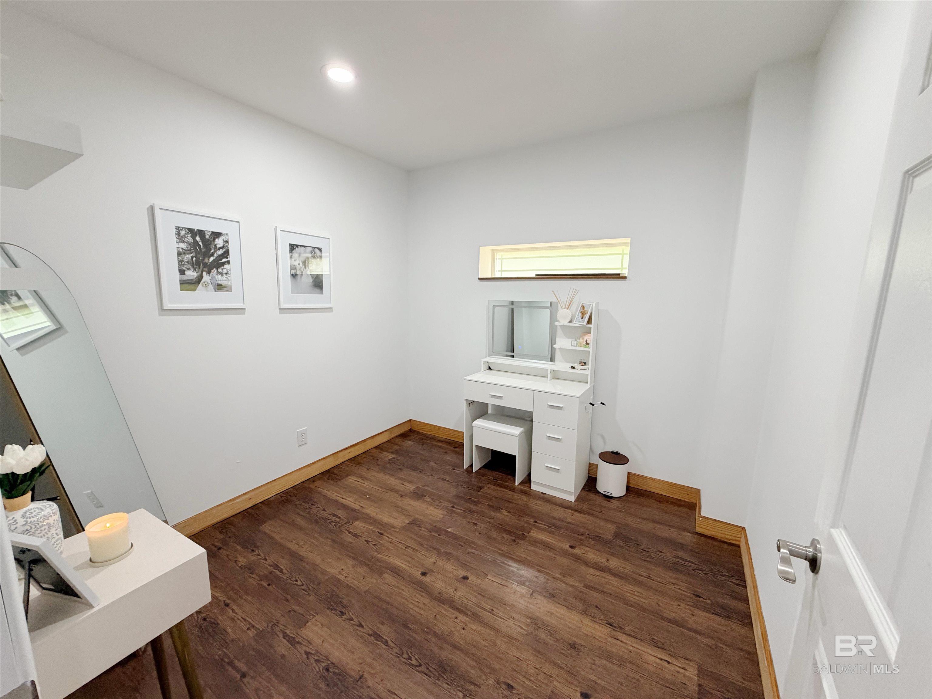 https://zimg.paragon.ice.com/ParagonImages/Property/PG/BCAR/398033/20/0/0/dd125d82dab05dbca7aee0ad055eb3af/7/e795c5066690e9e93947234d3f99b987/398033-c2ab05ca-3d9c-460e-a004-97db4aab2ccc.JPG