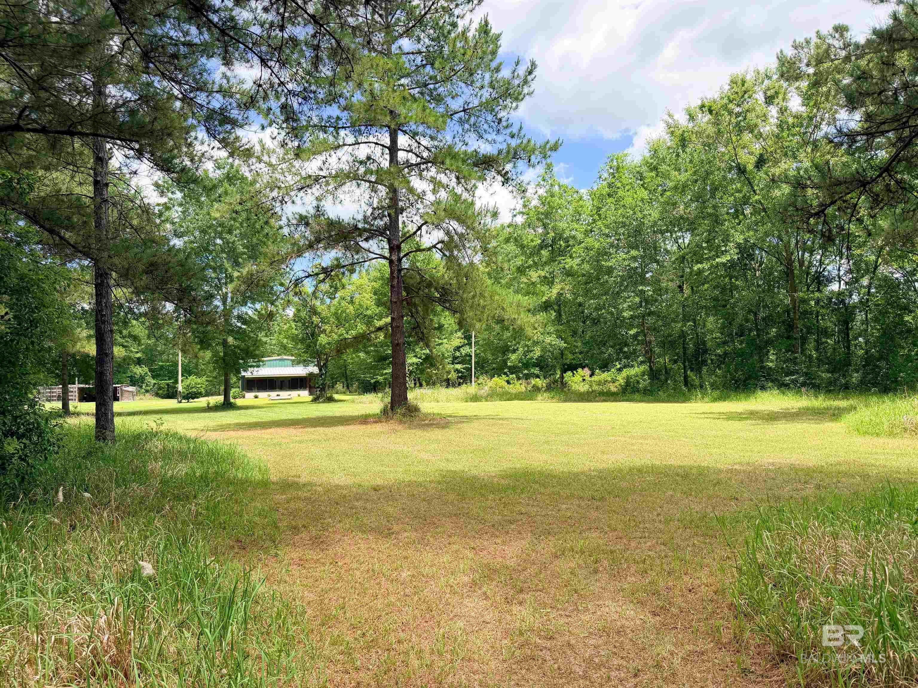 https://zimg.paragon.ice.com/ParagonImages/Property/PG/BCAR/398033/27/0/0/f25bd6c5b42a0ebcab4e10d753b69575/7/e795c5066690e9e93947234d3f99b987/398033-876b4d99-7013-4e52-9789-be12a38af595.JPG
