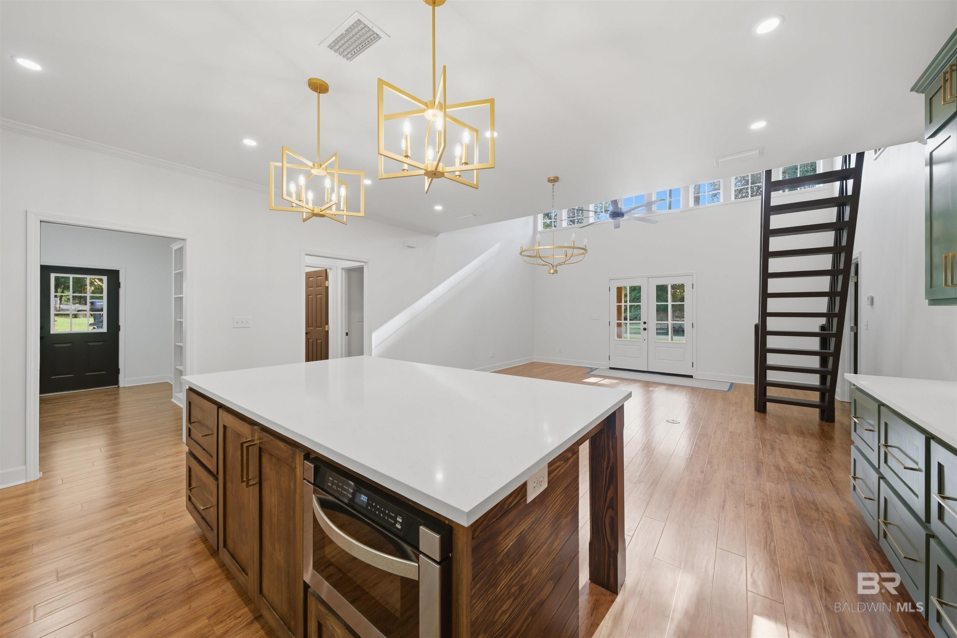 https://zimg.paragon.ice.com/ParagonImages/Property/PG/BCAR/398041/14/0/0/c960b04ea377a222231fd8abd985f232/7/4cabb1ad2a2c1b5eb01c9bc967bd0d14/398041-CE307635-E21A-496E-9CEC-05CEEF6674CC.JPG