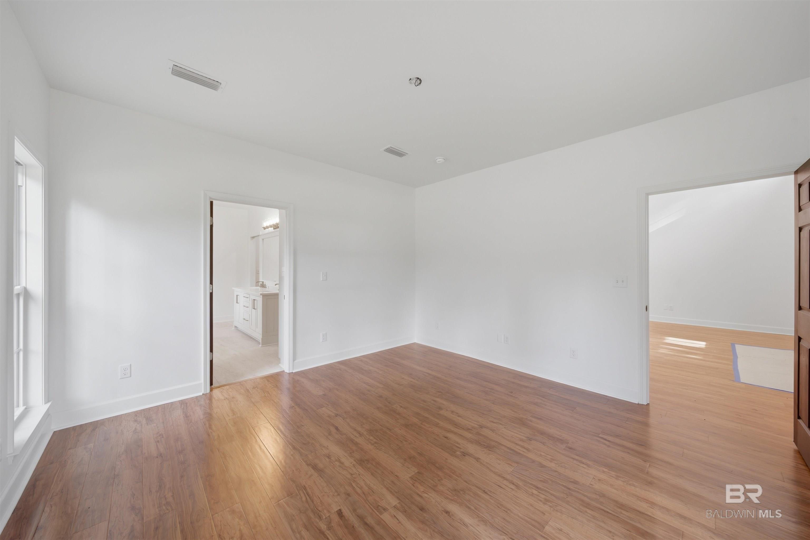 https://zimg.paragon.ice.com/ParagonImages/Property/PG/BCAR/398041/18/0/0/bec943465a5291f536fcbadad66d9820/7/4cabb1ad2a2c1b5eb01c9bc967bd0d14/398041-8EA5A513-A5F1-418B-81C8-F2D1A5FC70DD.JPG