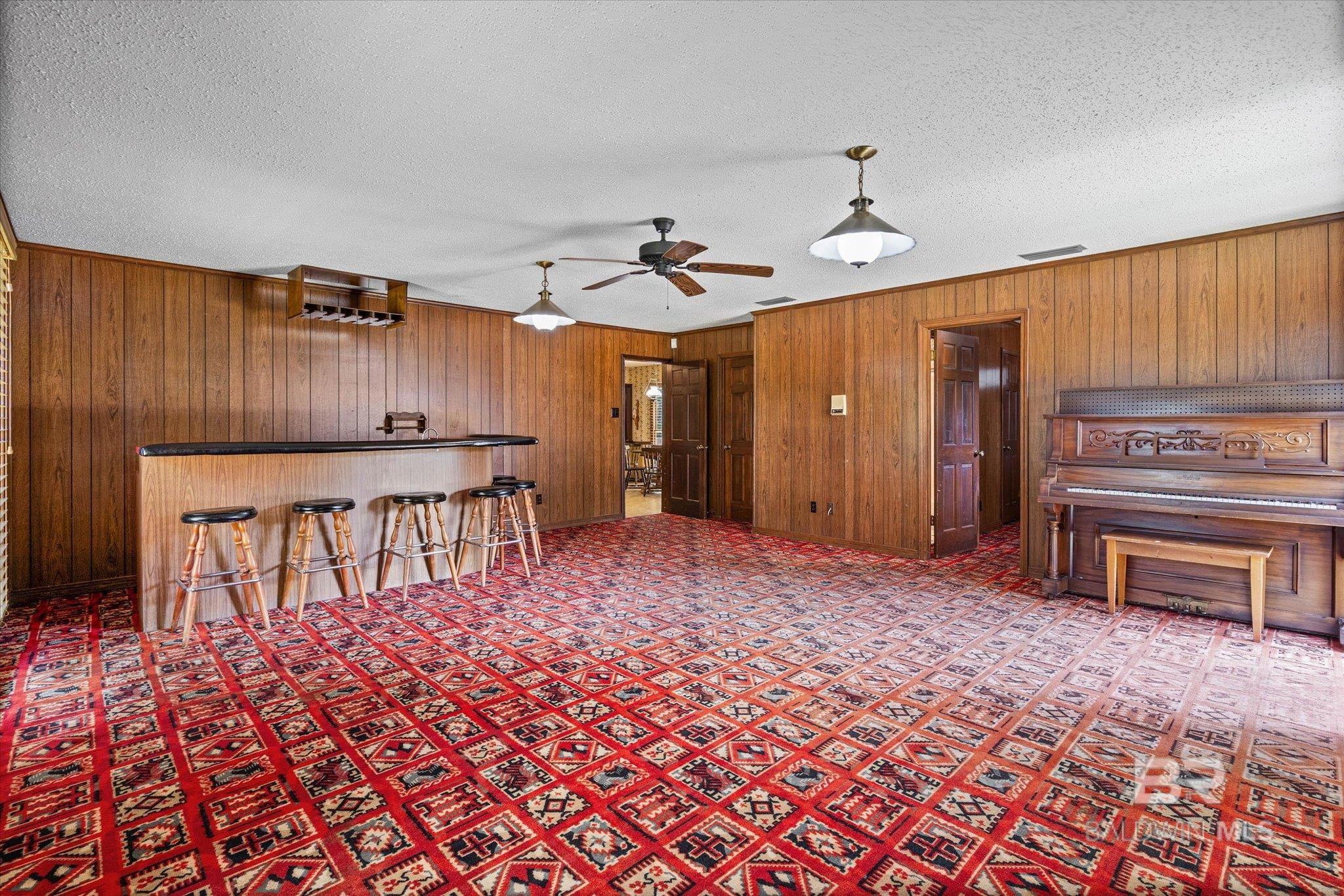 https://zimg.paragon.ice.com/ParagonImages/Property/PG/BCAR/398121/12/0/0/2777a239ca2bf681a5de6b9d1e387da7/7/fb66400d45fc1409efda2bfc545f5d8a/398121-6e26eda4-236f-462d-b93f-49469953371f.JPG