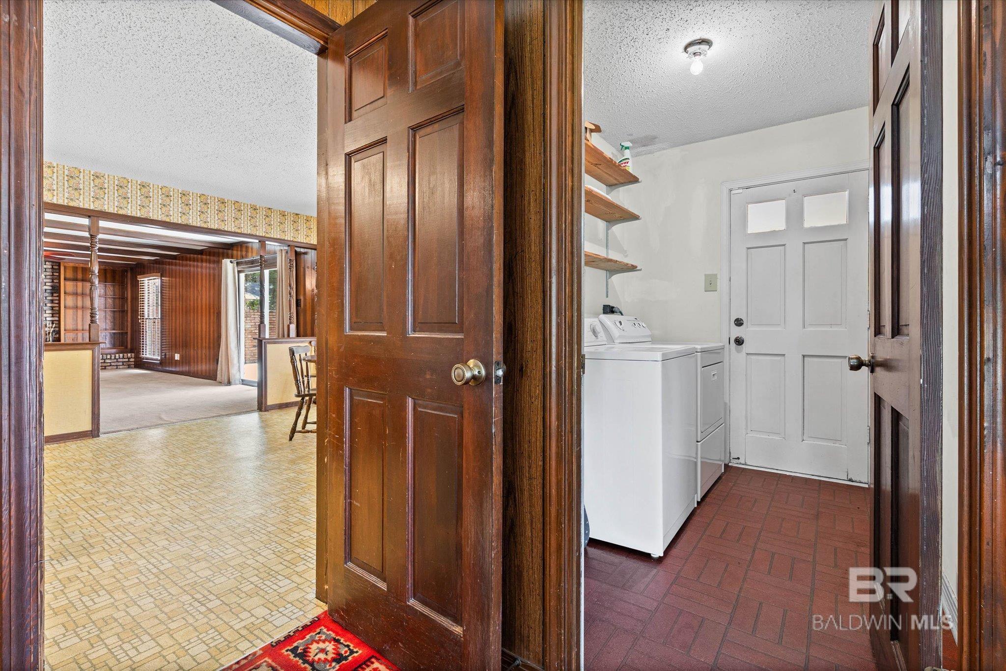 https://zimg.paragon.ice.com/ParagonImages/Property/PG/BCAR/398121/16/0/0/65d27e4b1e7358fb31981d45051739f5/7/fb66400d45fc1409efda2bfc545f5d8a/398121-27ce7fb8-58b5-44ba-882a-a1354030116c.JPG