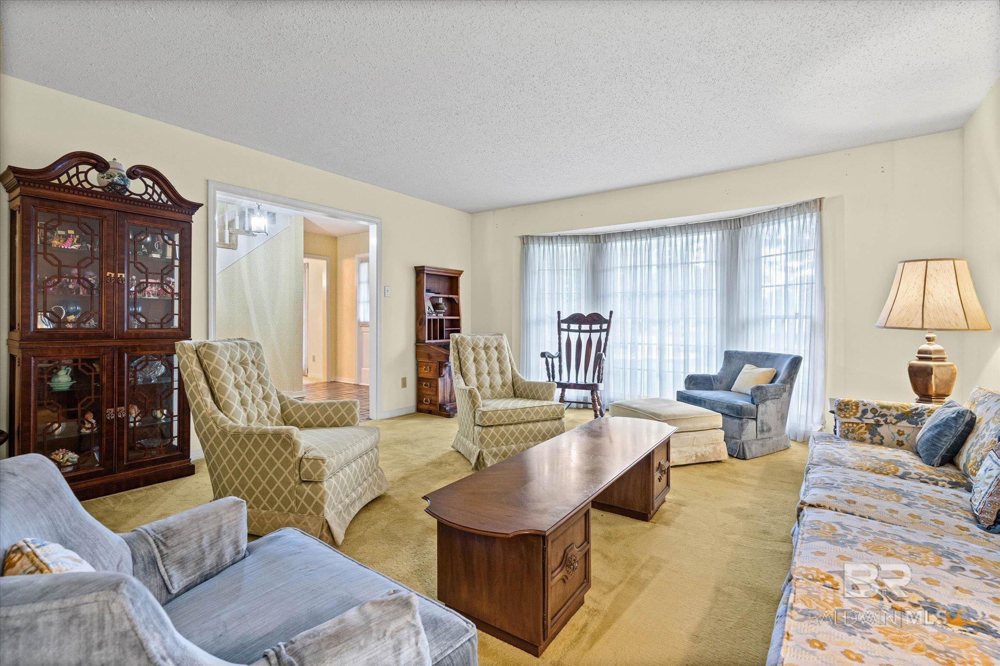 https://zimg.paragon.ice.com/ParagonImages/Property/PG/BCAR/398121/21/0/0/dd0bb0fa325d1ca4e2b0918a1473382d/7/fb66400d45fc1409efda2bfc545f5d8a/398121-43a00c57-e32a-458b-8633-882a33e4d136.JPG