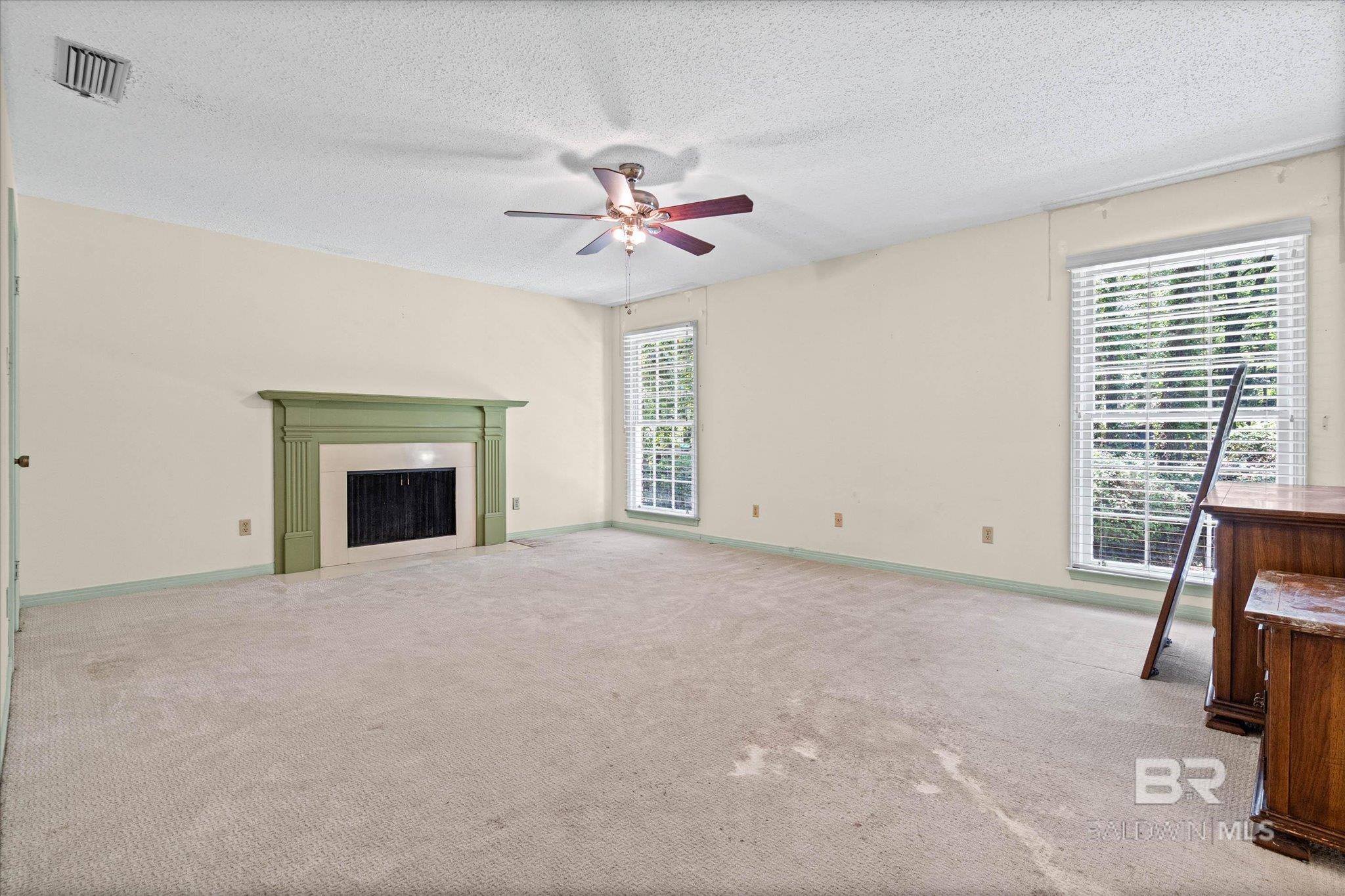https://zimg.paragon.ice.com/ParagonImages/Property/PG/BCAR/398121/27/0/0/d4d33b459c7f96beccbf2d409f8743cb/7/fb66400d45fc1409efda2bfc545f5d8a/398121-edea38c0-63a2-4ea3-9c3e-e77b80118458.JPG