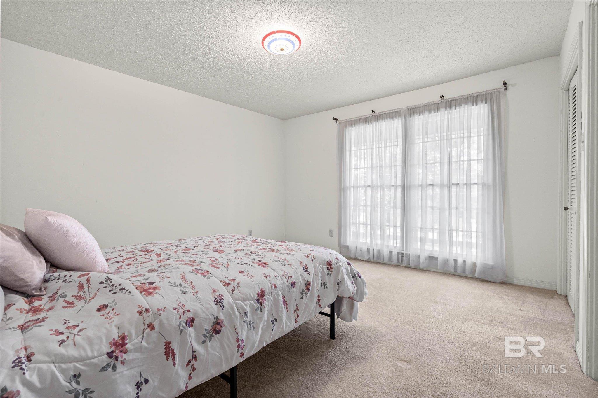 https://zimg.paragon.ice.com/ParagonImages/Property/PG/BCAR/398121/35/0/0/4bdb3f930c0818e19684b17fe569c326/7/fb66400d45fc1409efda2bfc545f5d8a/398121-39e91349-43c5-4470-bceb-93fb08bc29a6.JPG