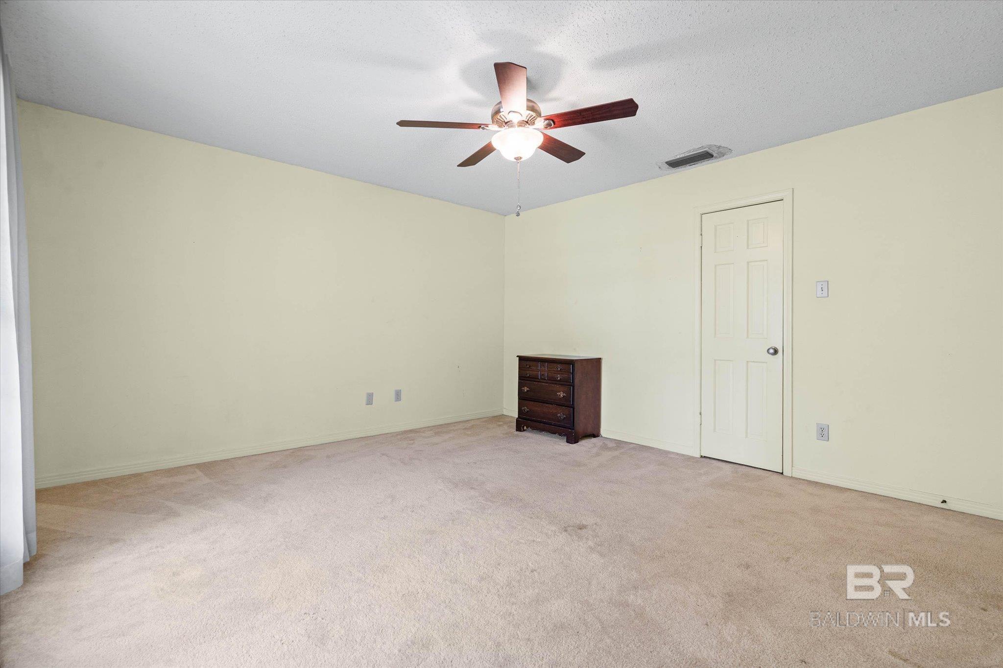 https://zimg.paragon.ice.com/ParagonImages/Property/PG/BCAR/398121/37/0/0/ba2b8f6ab90b0a3c22be94d7cfe7d092/7/fb66400d45fc1409efda2bfc545f5d8a/398121-1b613b8b-0f96-4d92-8bff-c9071848eafb.JPG