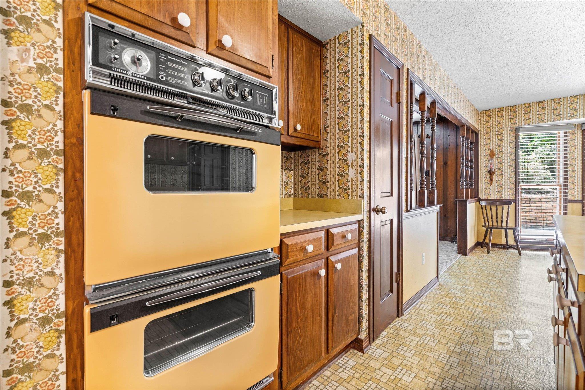 https://zimg.paragon.ice.com/ParagonImages/Property/PG/BCAR/398121/7/0/0/df3d9624cba30ef05b178c08836198fa/7/fb66400d45fc1409efda2bfc545f5d8a/398121-6b501895-b66f-4f29-804d-b12d3c23a57d.JPG