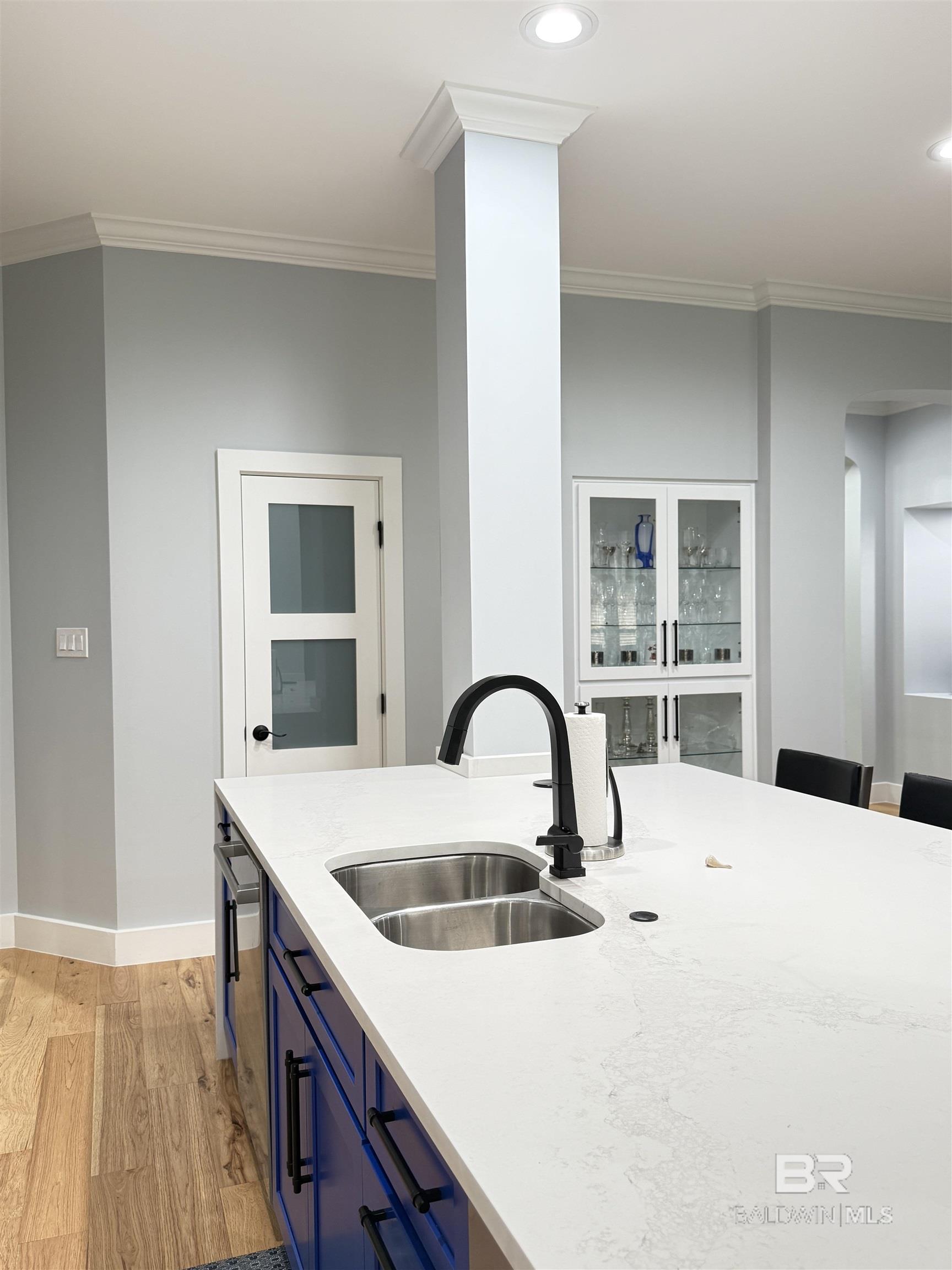 https://zimg.paragon.ice.com/ParagonImages/Property/PG/BCAR/398123/20/0/0/9167632b9dc9152c05442f7b3a8cb289/7/7a10c22af84a843d8793574d79cea7b4/398123-da01ba97-7242-487a-b60e-cb64260a397a.JPG