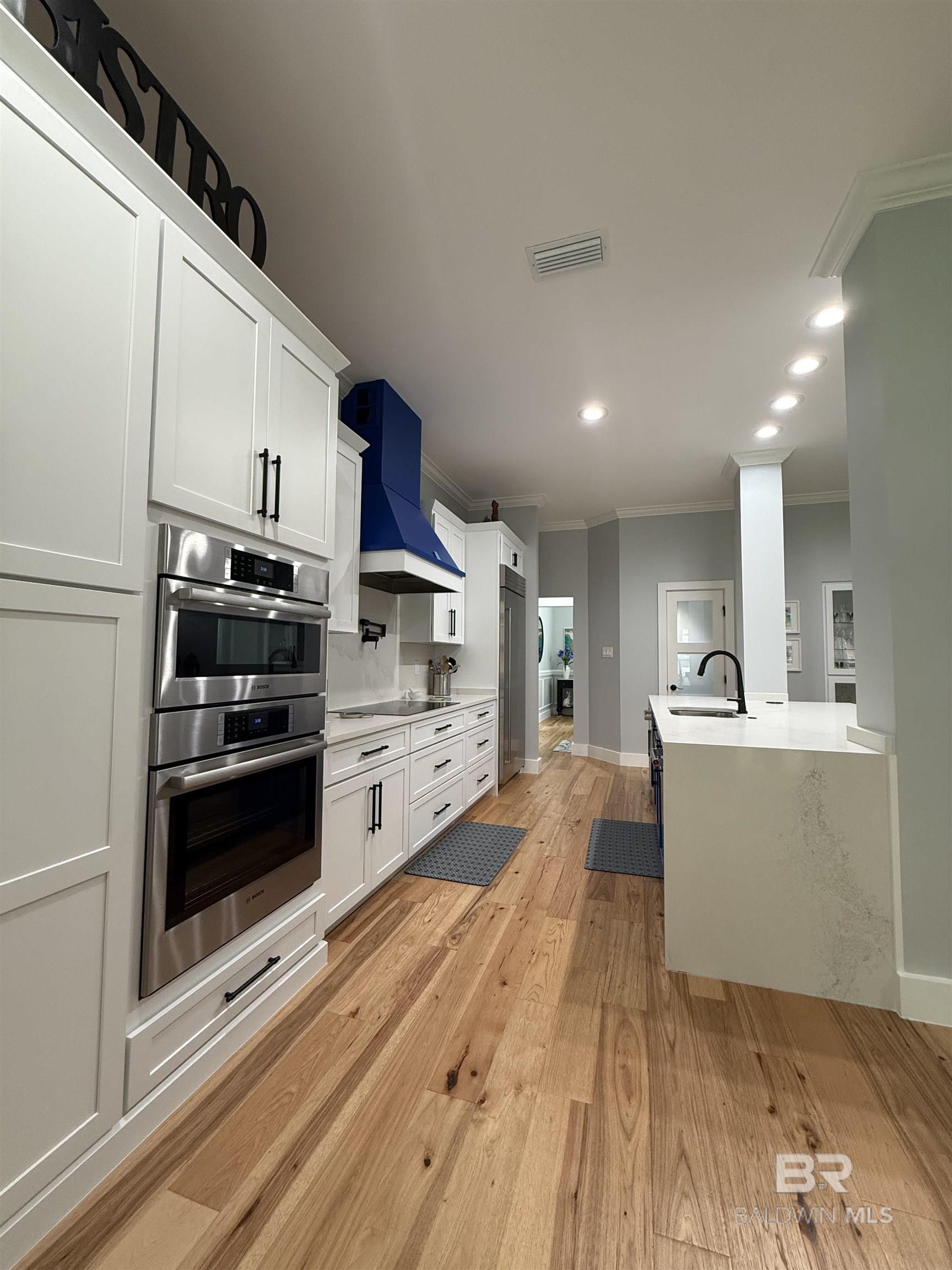 https://zimg.paragon.ice.com/ParagonImages/Property/PG/BCAR/398123/24/0/0/417f609725e8ec55485e208255fe2dab/7/7a10c22af84a843d8793574d79cea7b4/398123-bcdd0df3-1ecf-4f33-85ac-9b84349db43b.JPG